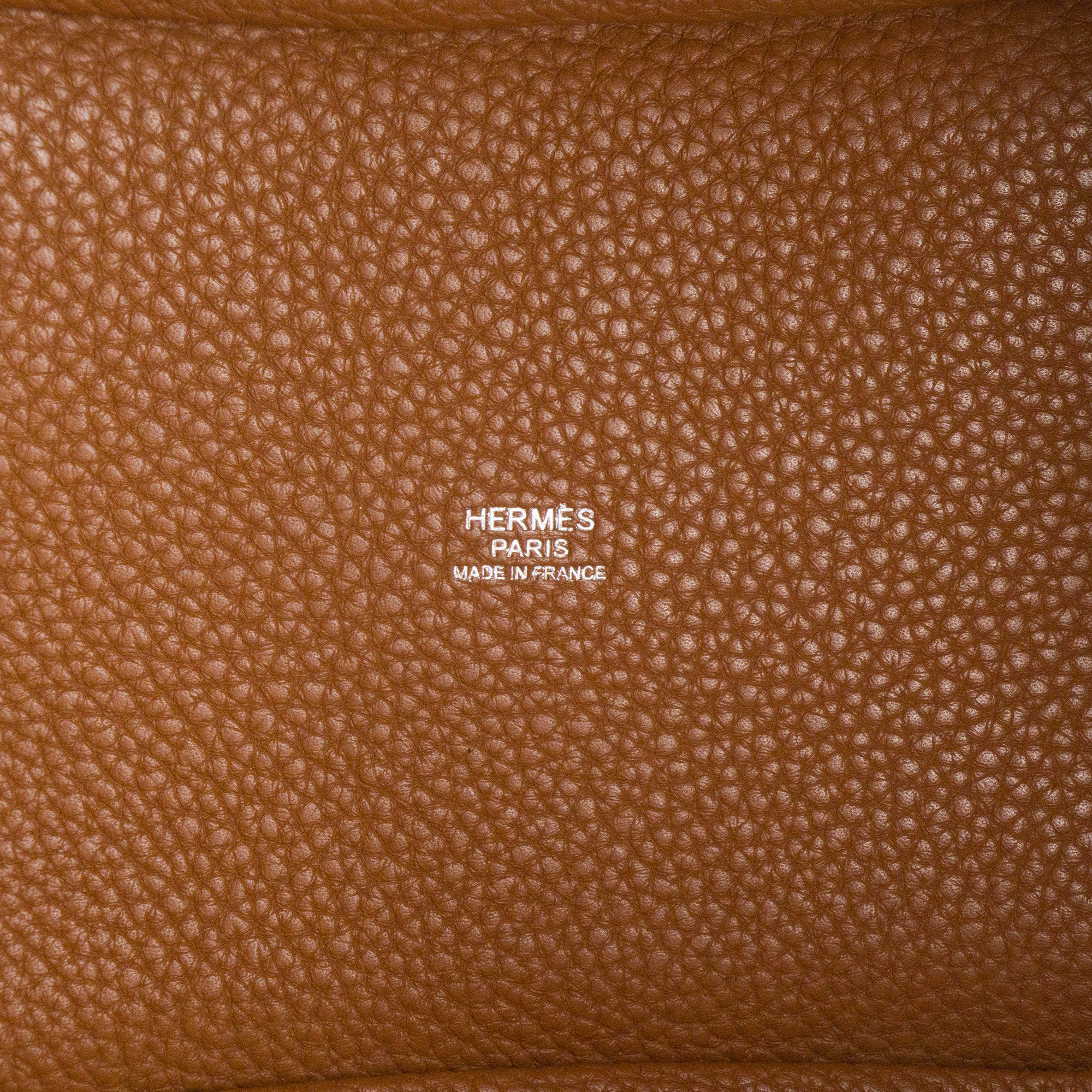 HERMÈS - Sac à main Picotin 18 Hermès en cuir clémence marron gold