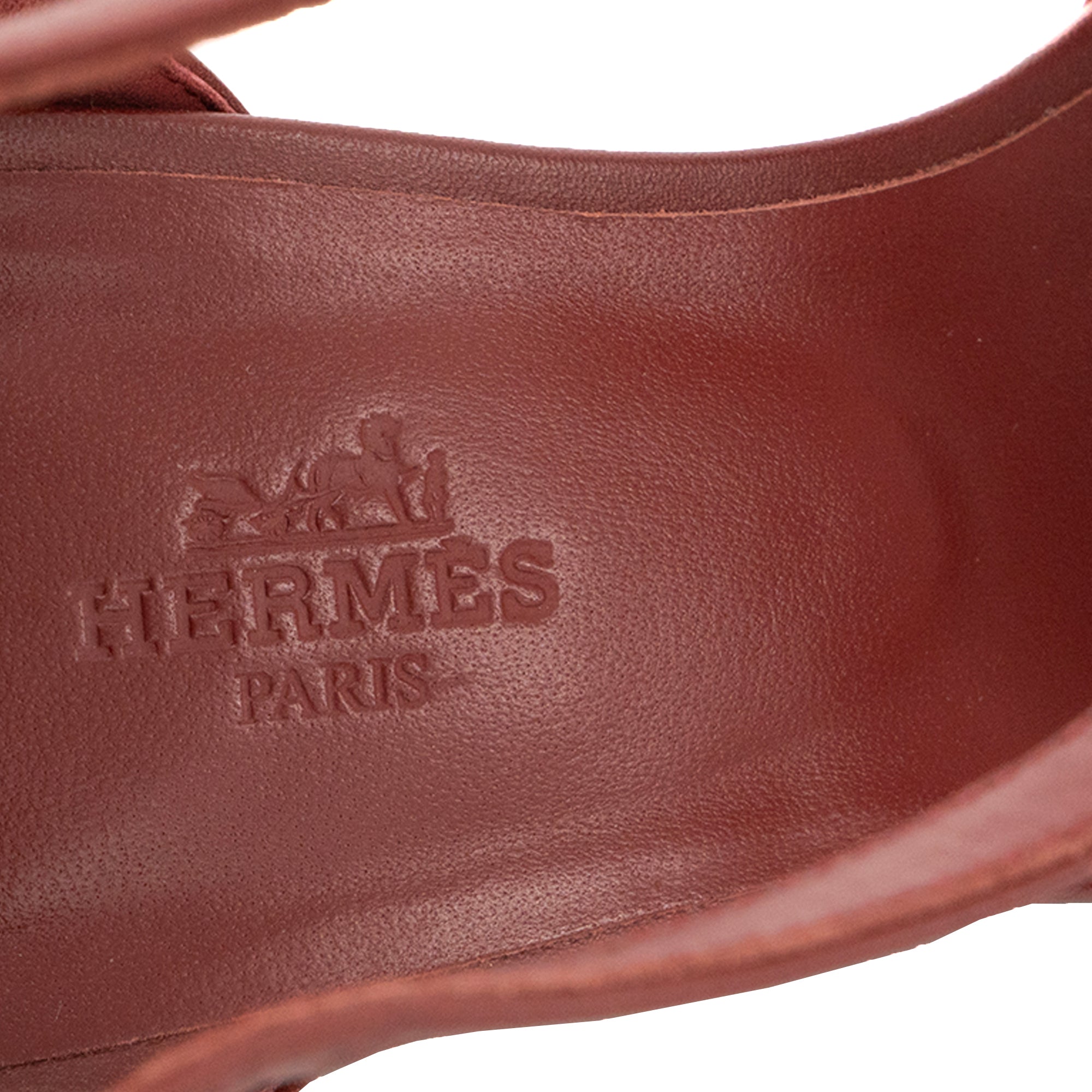 HERMÈS - Sandales à talons Legend Hermès en cuir bordeaux et studs (T39,5)