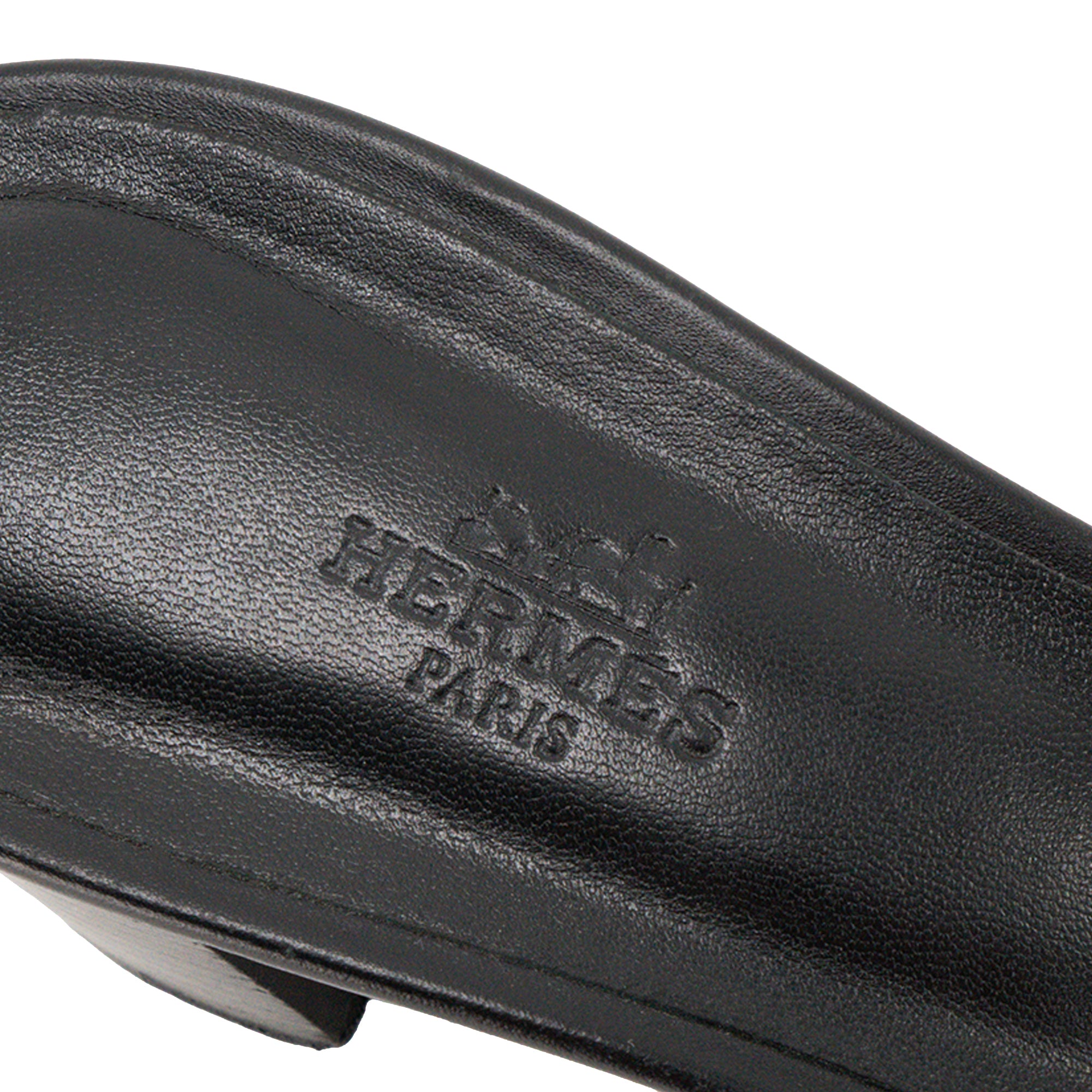 HERMÈS - Sandales à talons Oasis Hermès en cuir lisse noir (T41)
