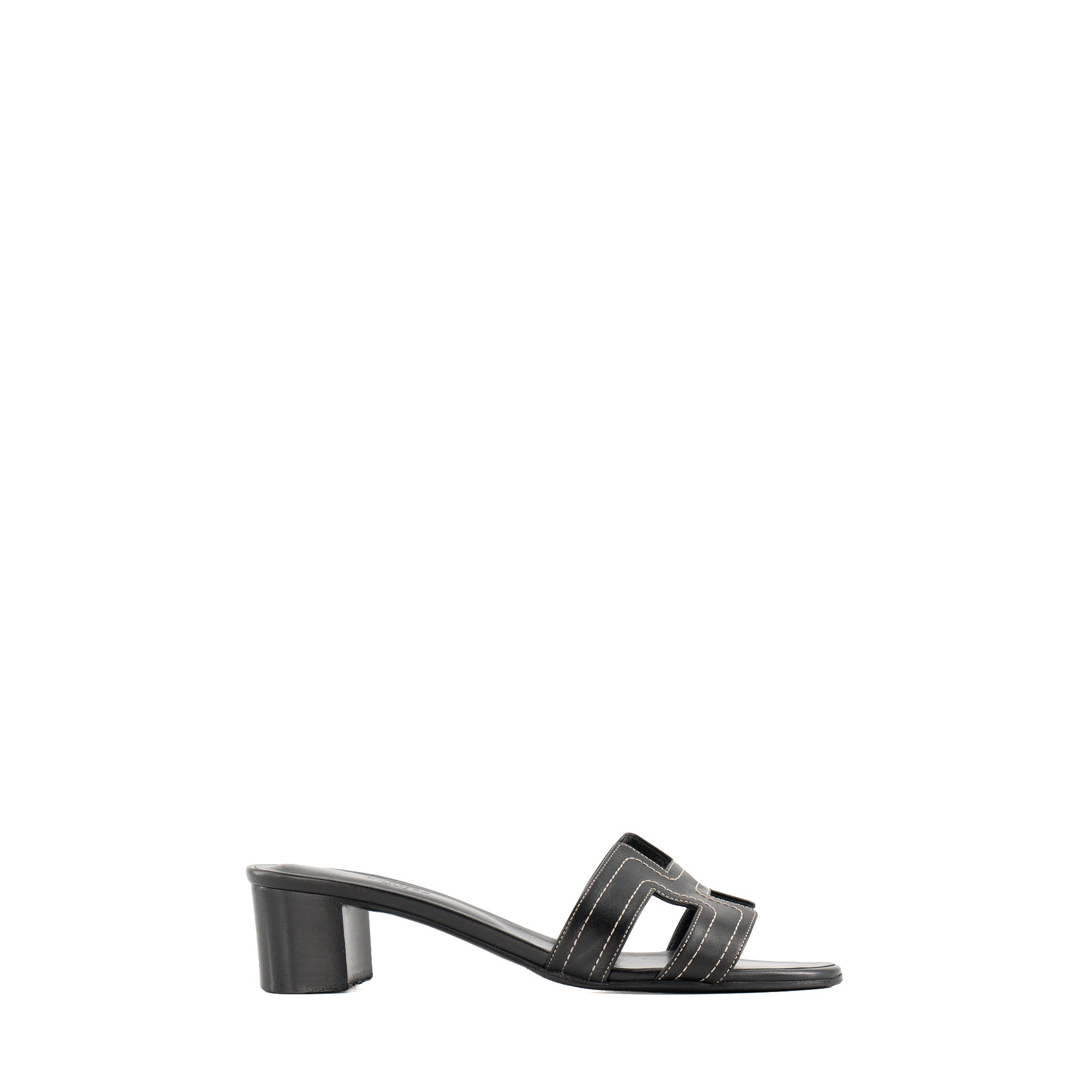 HERMÈS - Sandales à talons Oasis Hermès en cuir lisse noir (T41)