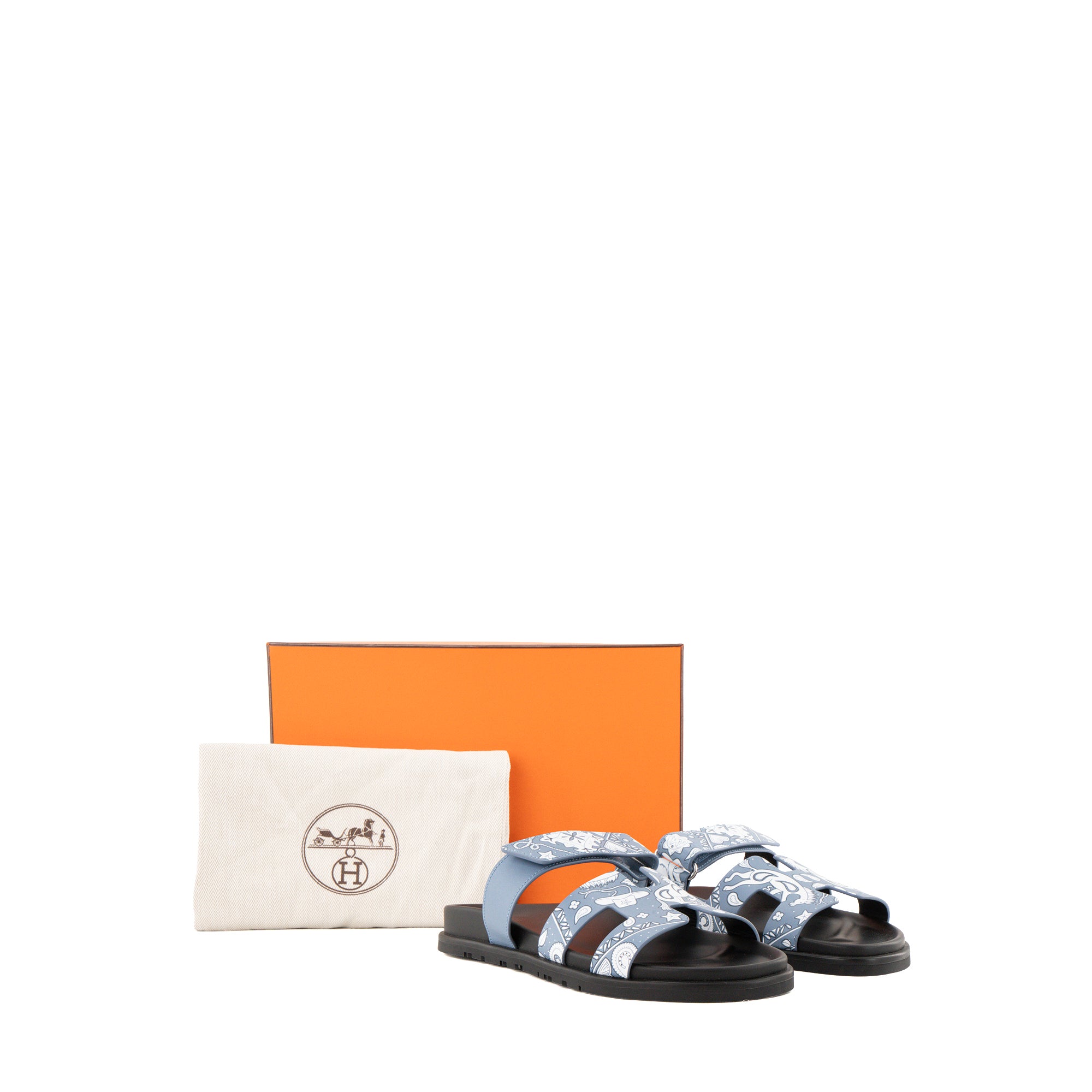 HERMÈS - Sandales Chypre Hermès en cuir à motif bandana bleu (T39,5)