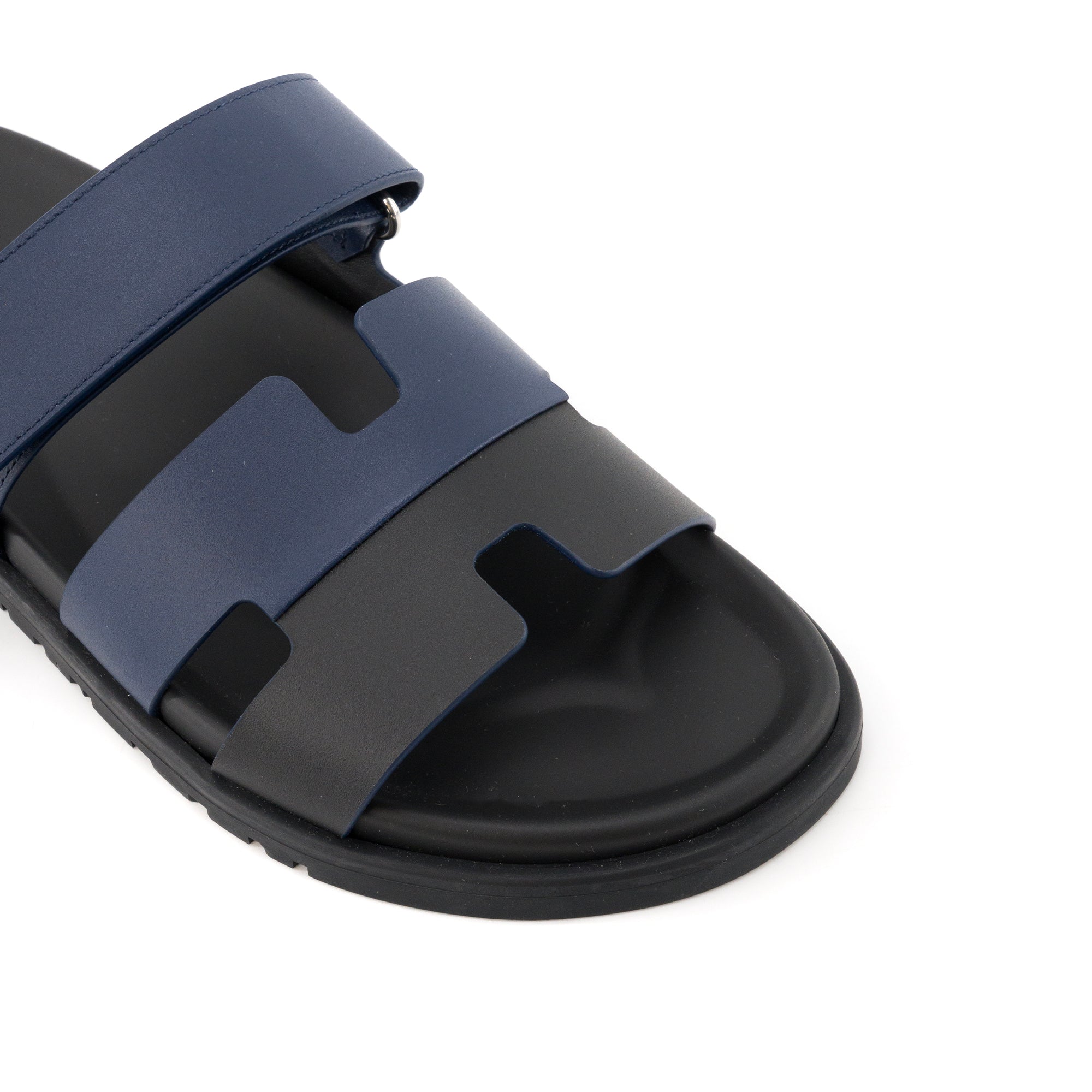 HERMÈS - Sandales Chypre Hermès en cuir bicolore noir et bleu (T42)