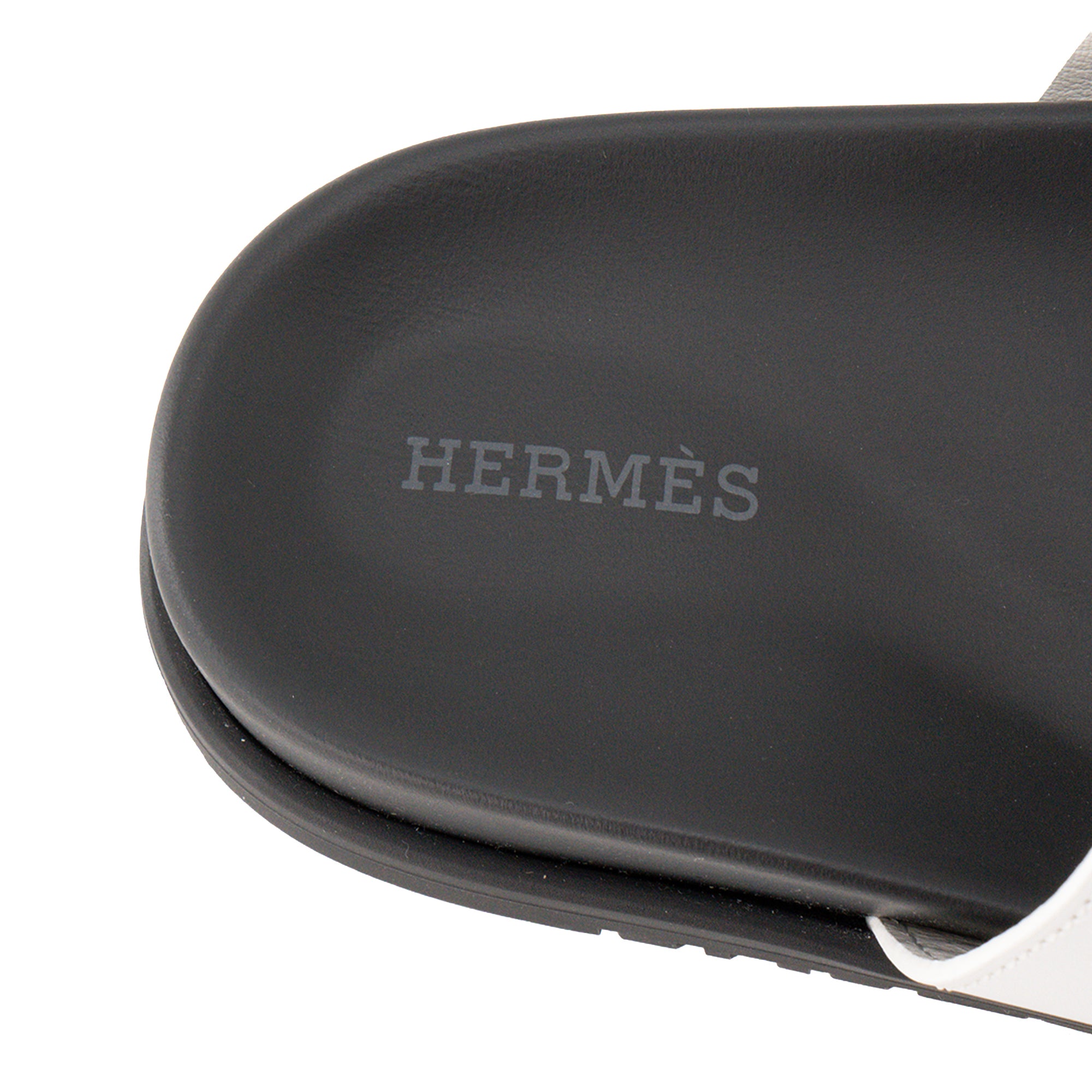 HERMÈS - Sandales Chypre Hermès en cuir blanc (T38)