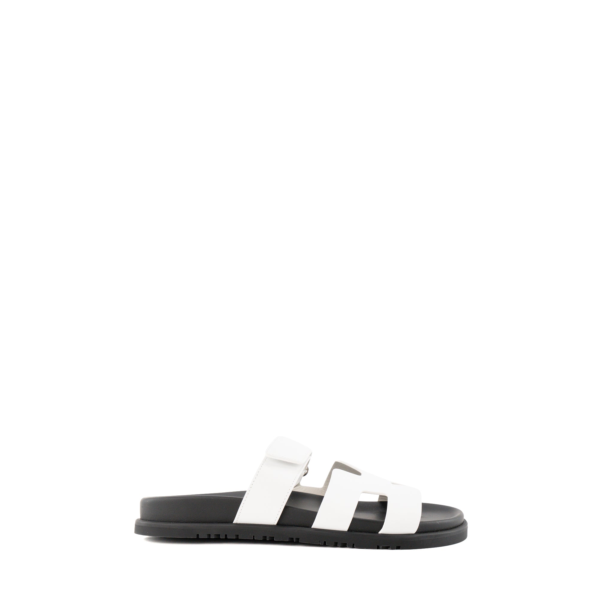 HERMÈS - Sandales Chypre Hermès en cuir blanc (T38)