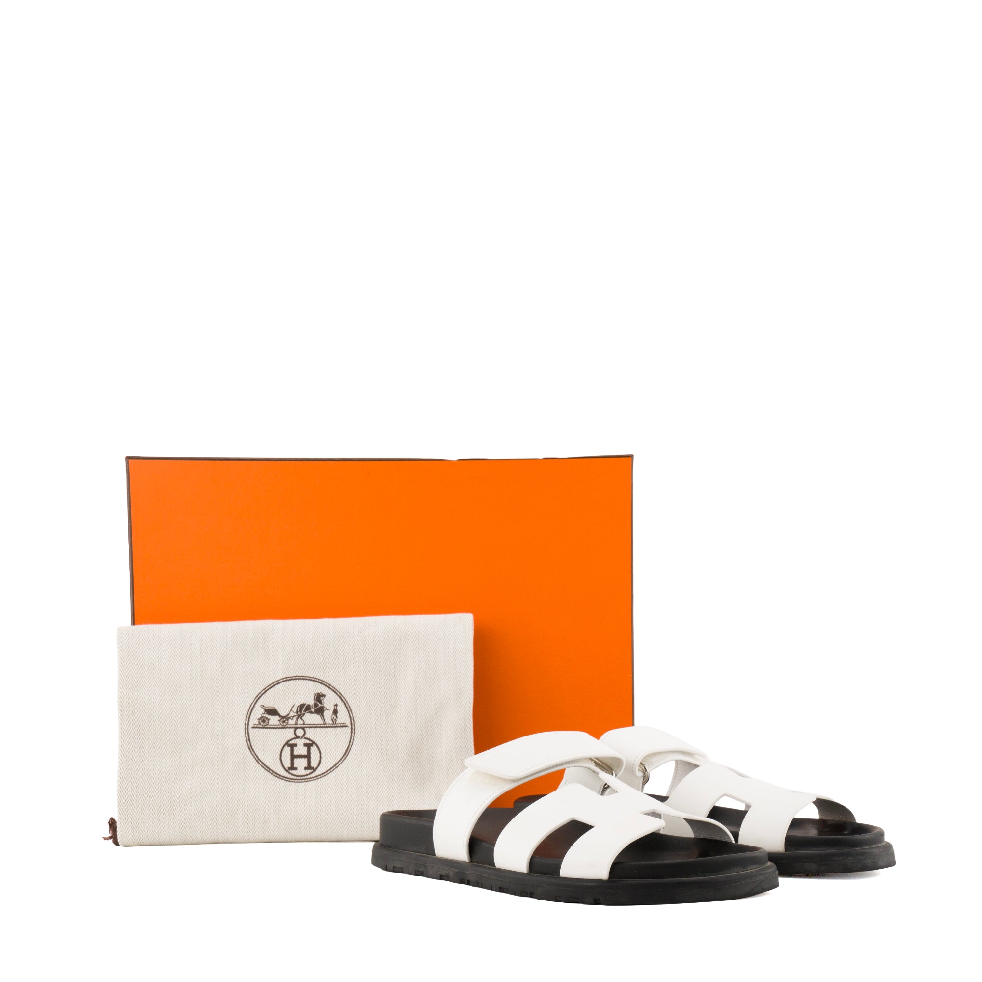 HERMÈS - Sandales Chypre Hermès en cuir lisse blanc (T36,5)