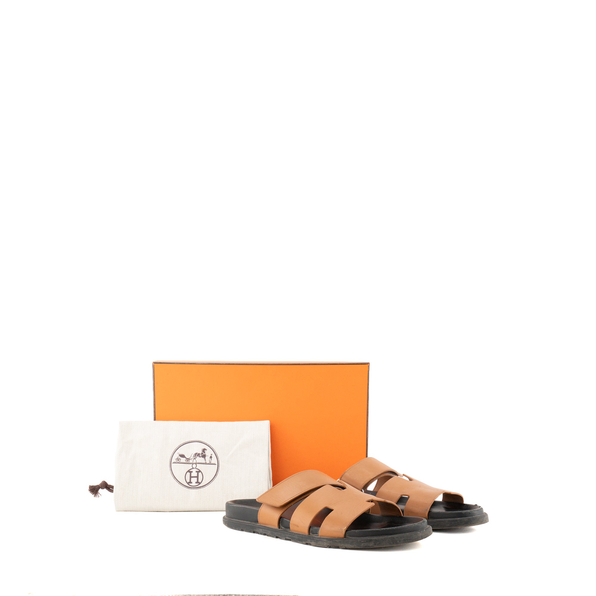 HERMÈS - Sandales Chypre Hermès en cuir lisse marron gold (T41)