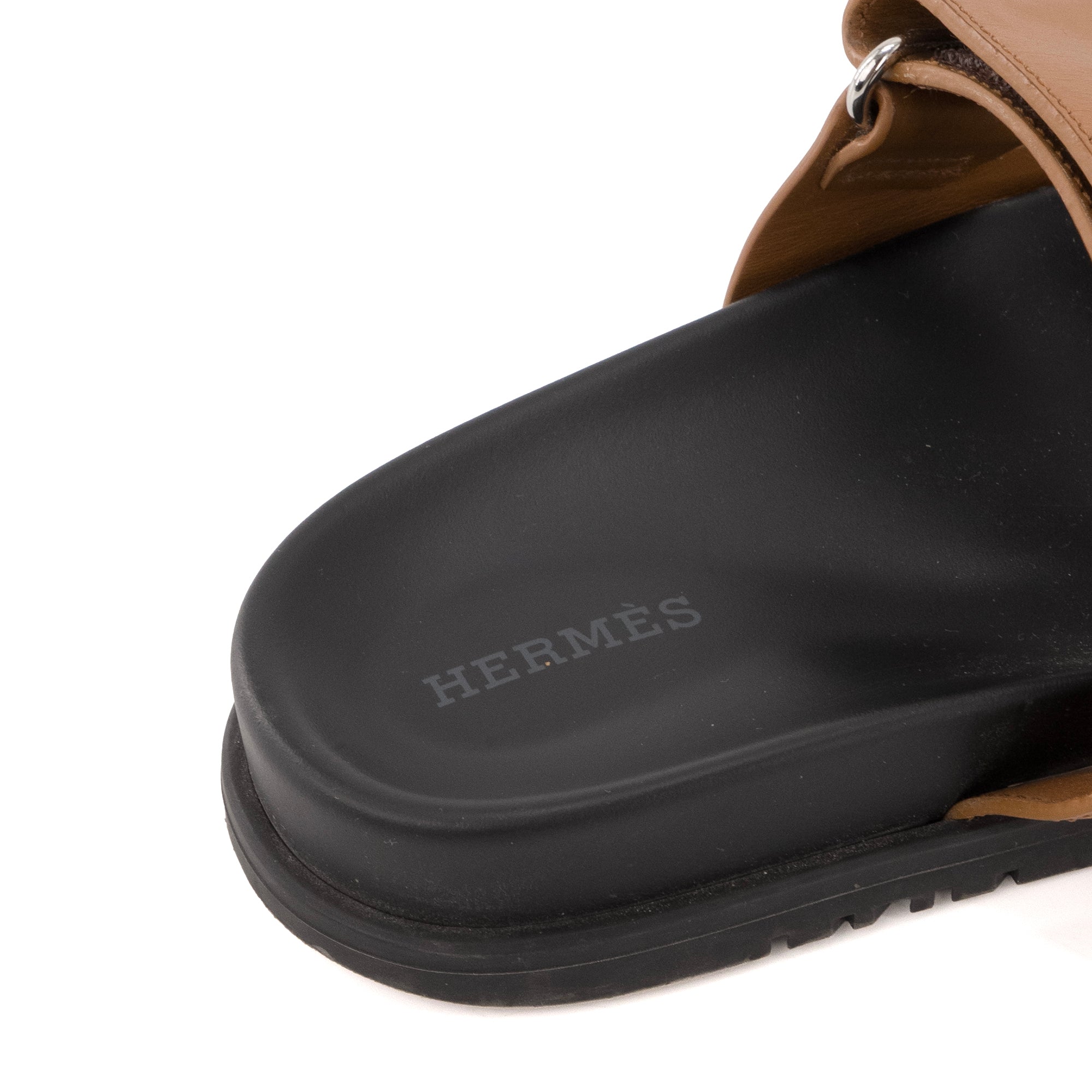 HERMÈS - Sandales Chypre Hermès en cuir marron (T38)