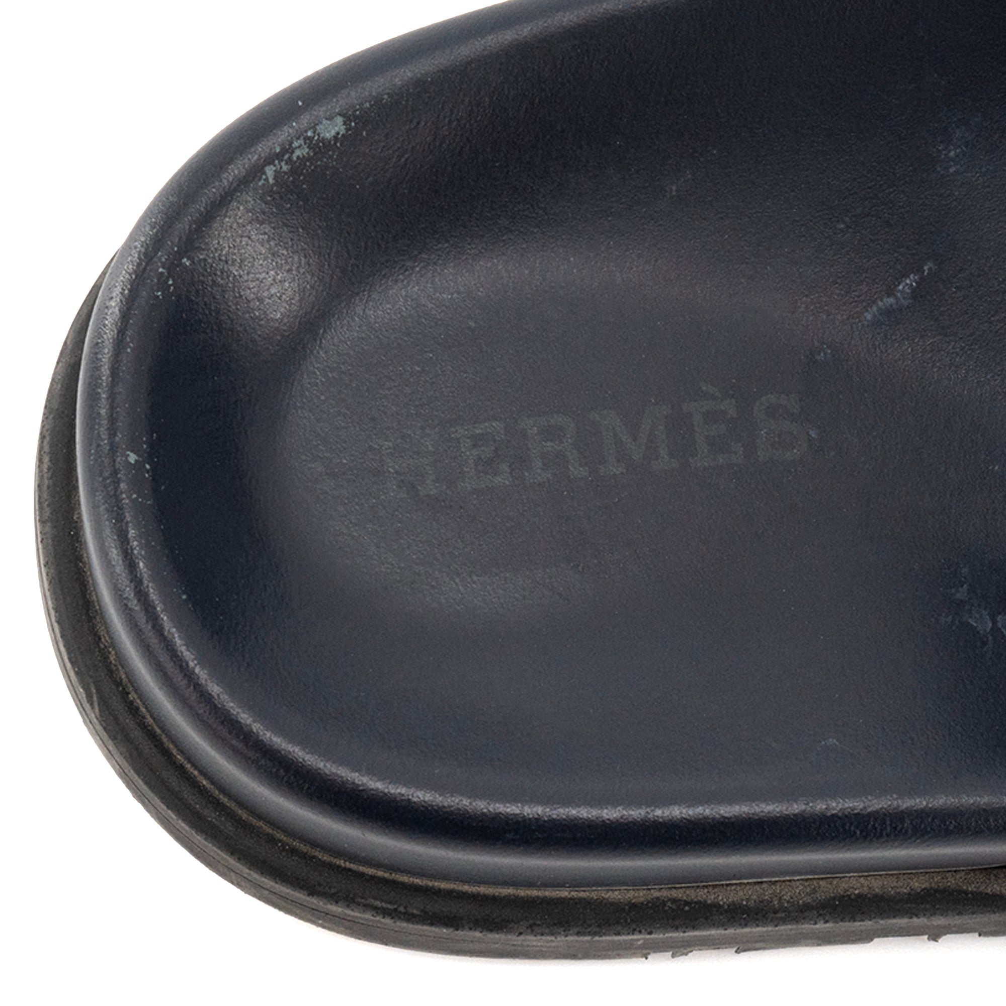 HERMÈS - Sandales Chypre Hermès en daim bleu marine et violet (T37)