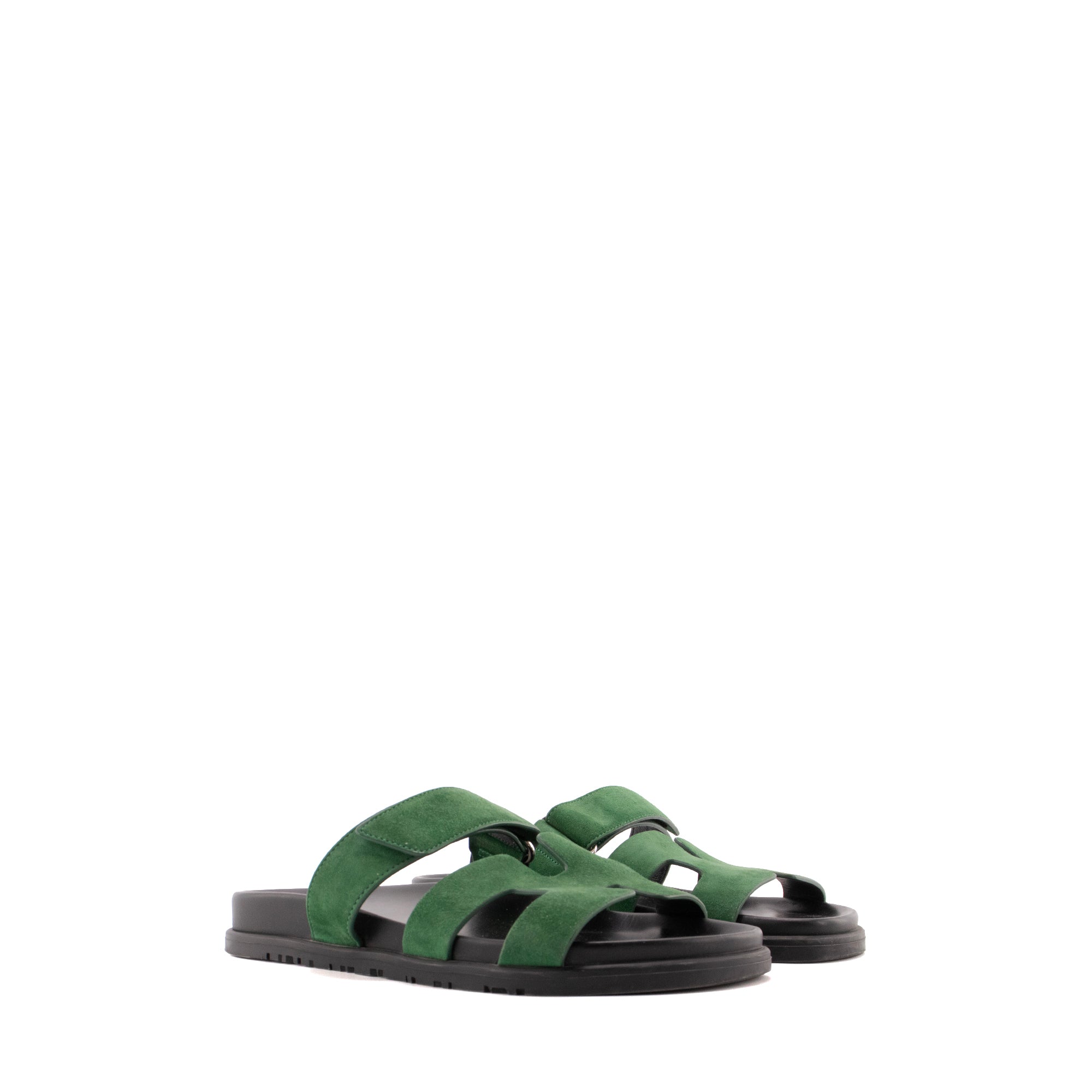 HERMÈS - Sandales Chypre Hermès en daim vert (T38,5)