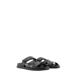 HERMÈS - Sandales Chypre Hermès en cuir lisse noir (T37)