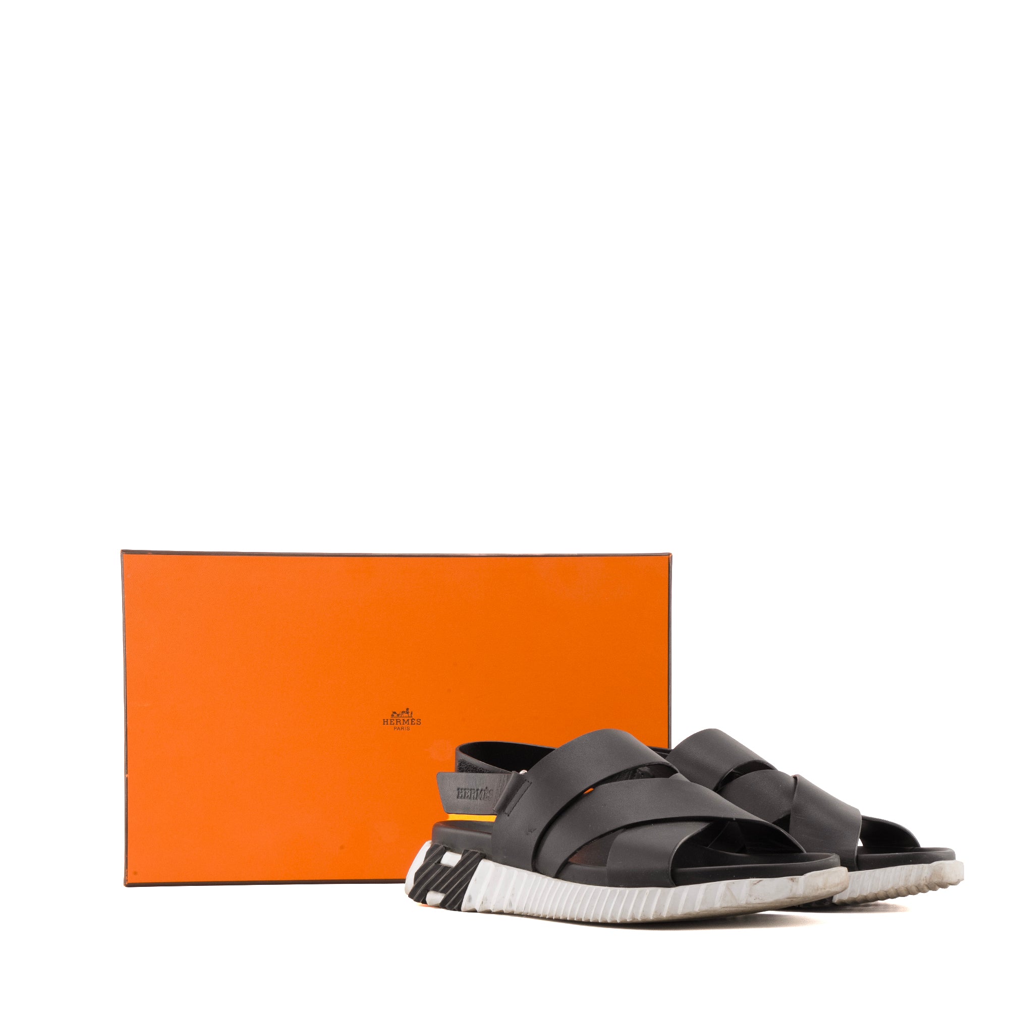 HERMÈS - Sandales Electric Hermès en cuir noir (T39)