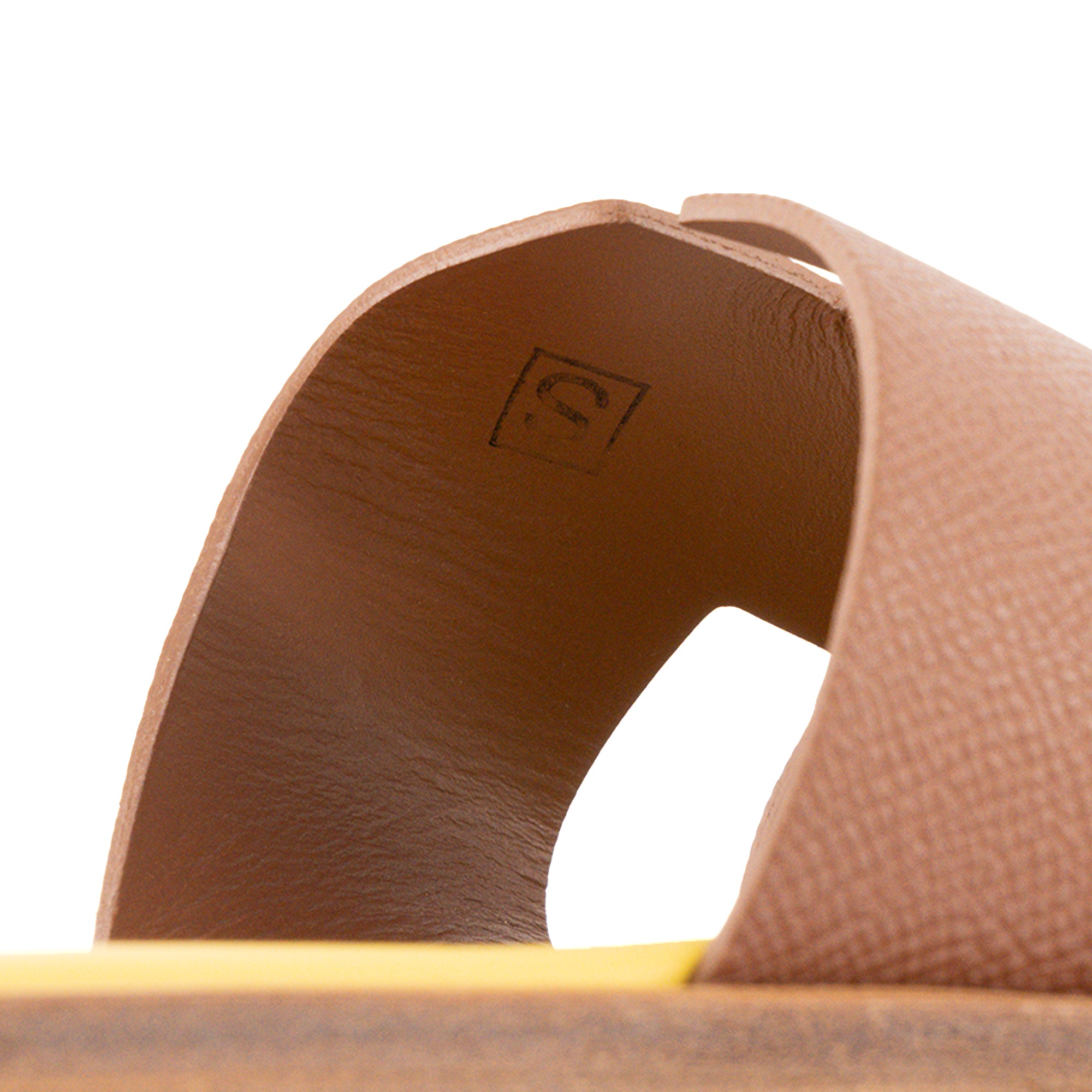 HERMÈS - Sandales Izmir Hermès en cuir epsom marron gold et jaune (T41)