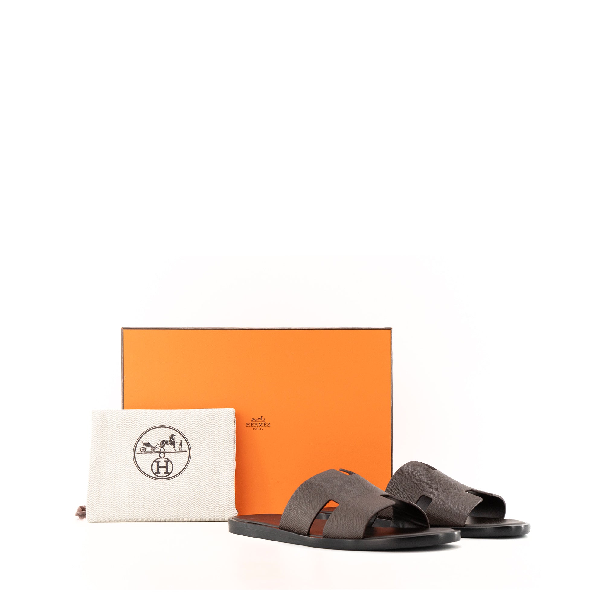 HERMÈS - Sandales Izmir Hermès en cuir grainé marron (T42)