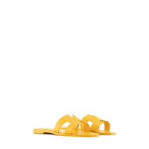 HERMÈS - Sandales Oran Hermès en cuir epsom jaune (T37)