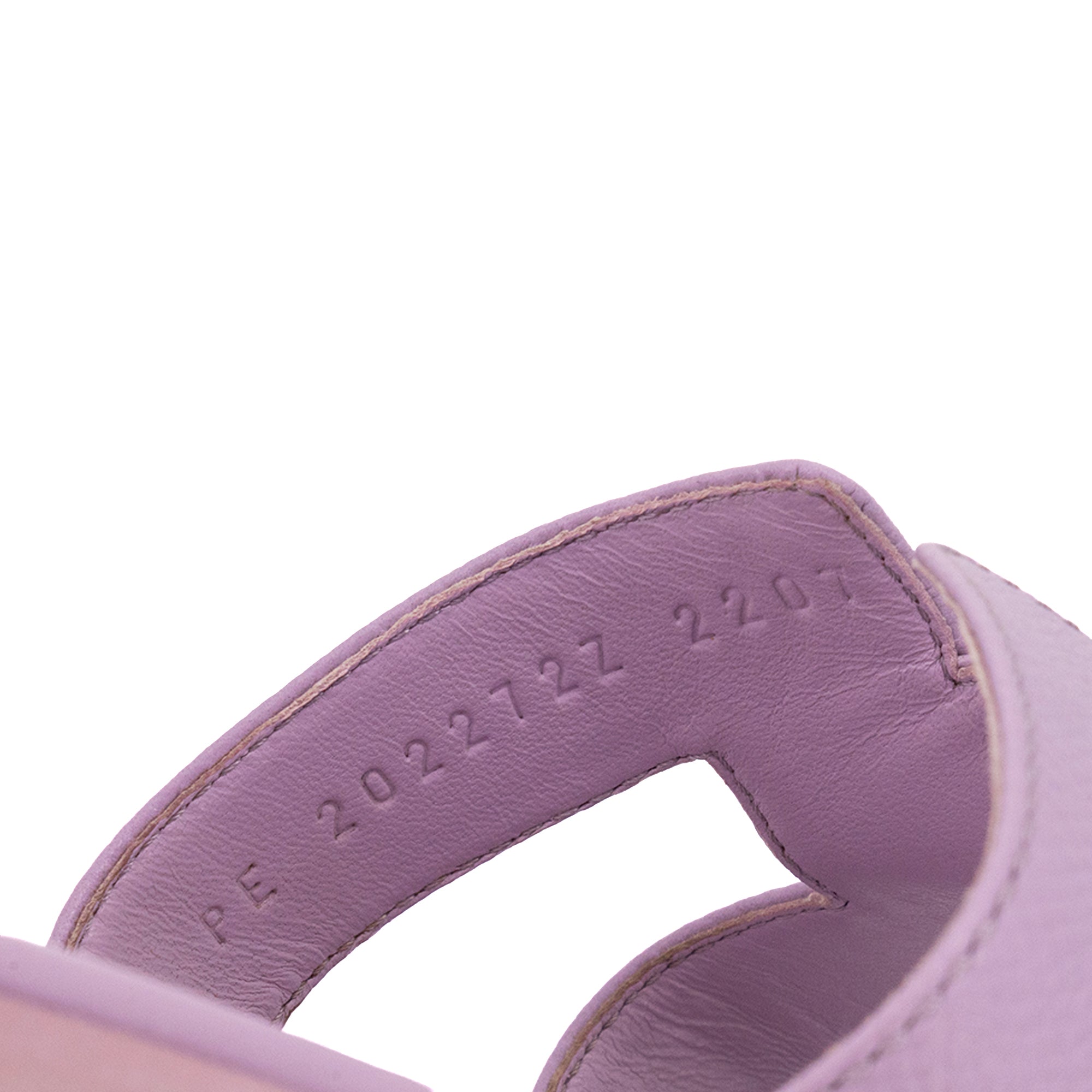 HERMÈS - Sandales Oran Hermès en cuir grainé parme (T38,5)