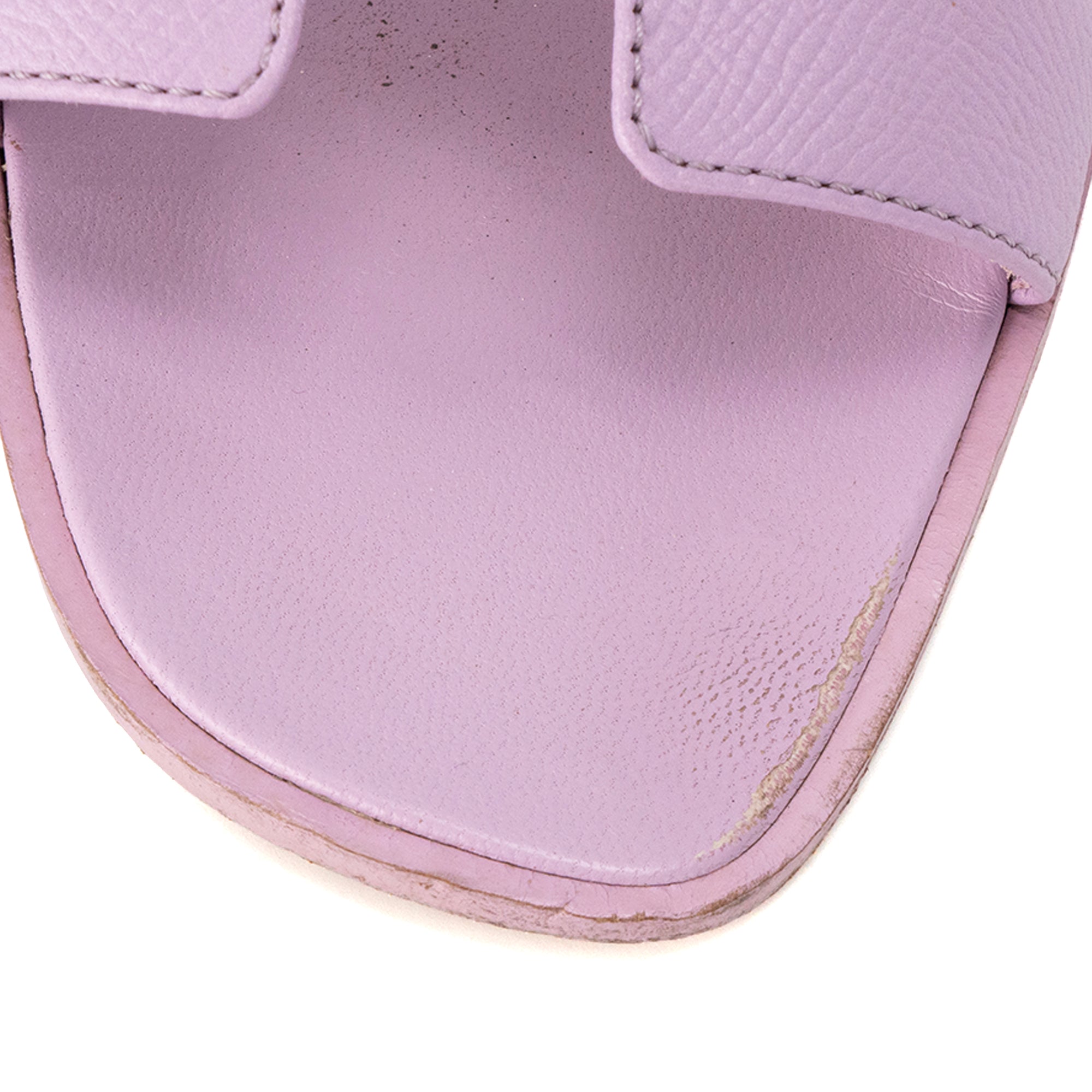 HERMÈS - Sandales Oran Hermès en cuir grainé parme (T38,5)