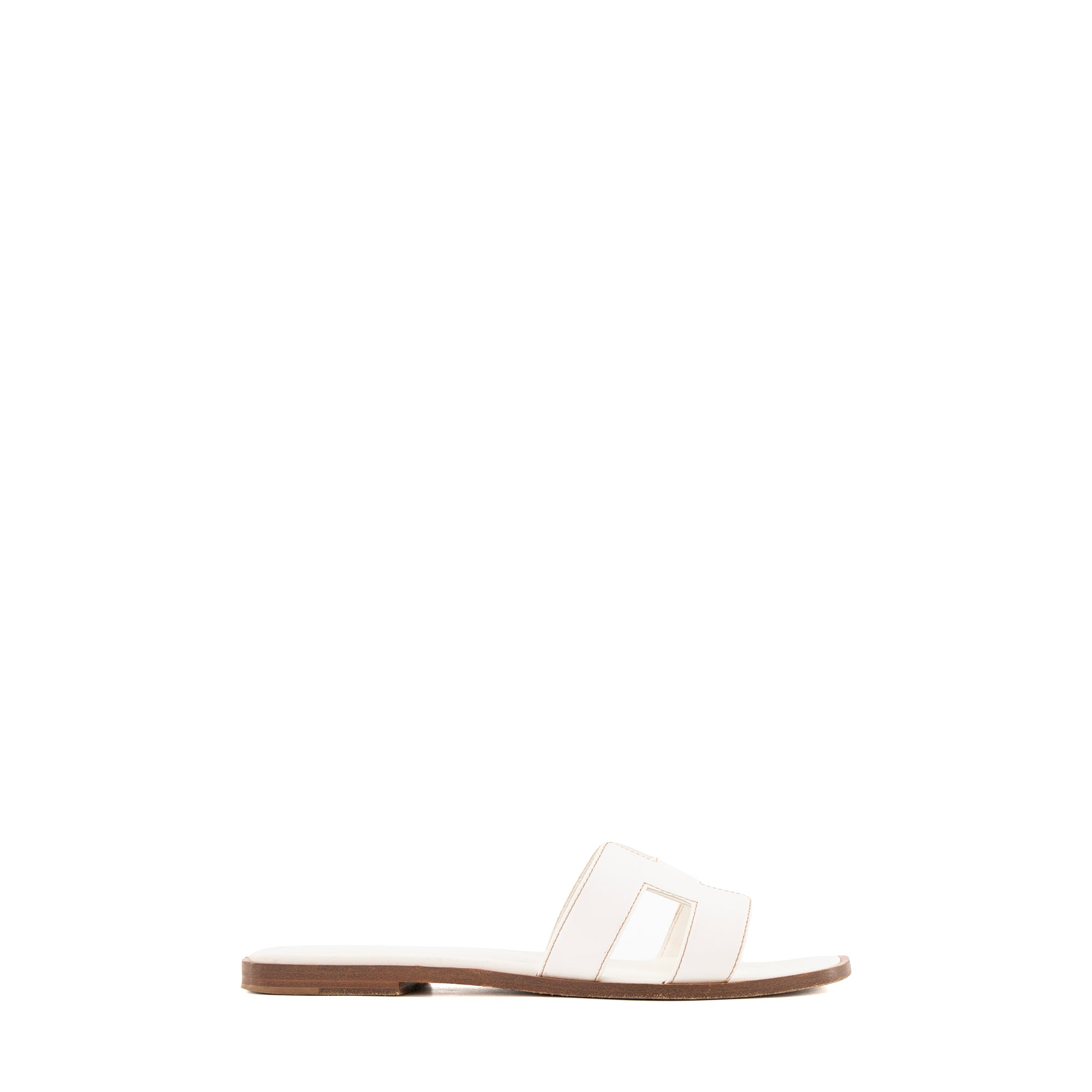 HERMÈS - Sandales Oran Hermès en cuir lisse blanc (T37)