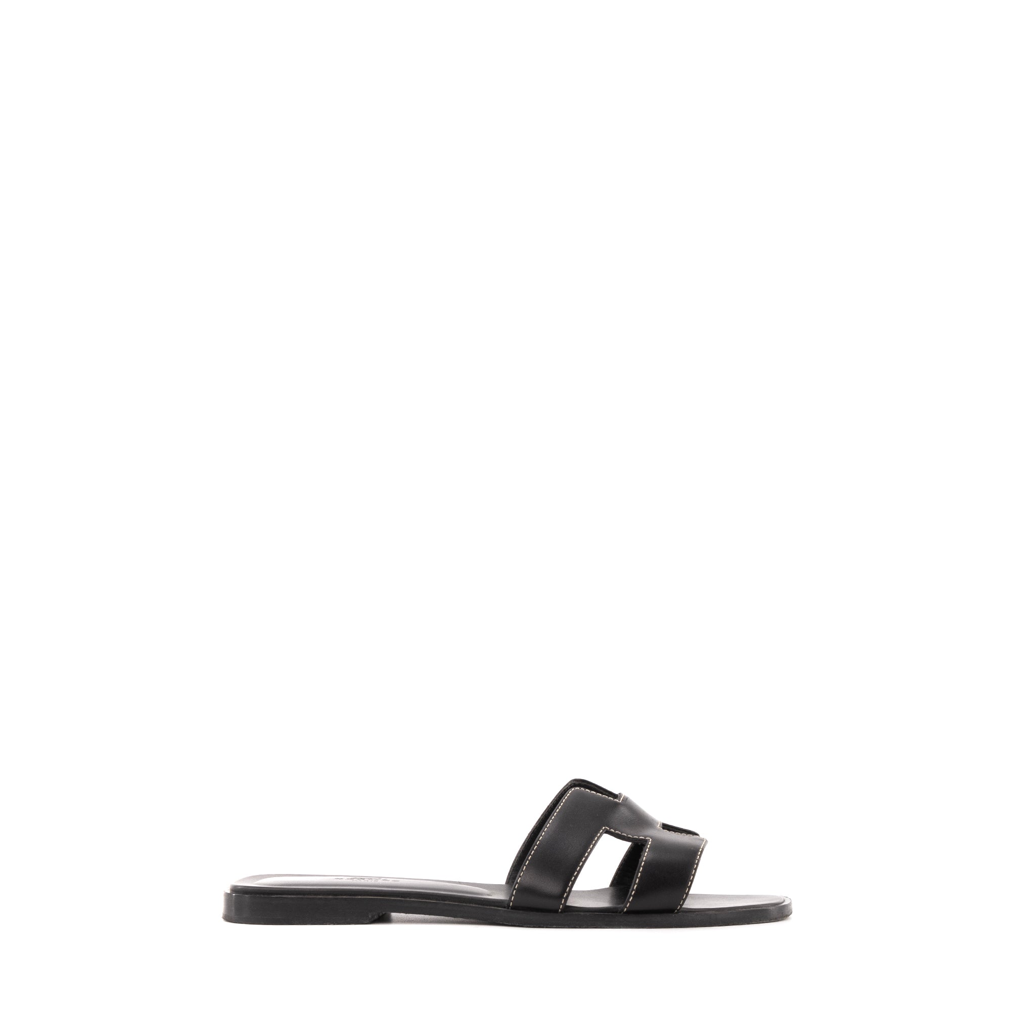 HERMÈS - Sandales Oran Hermès en cuir noir (T38)