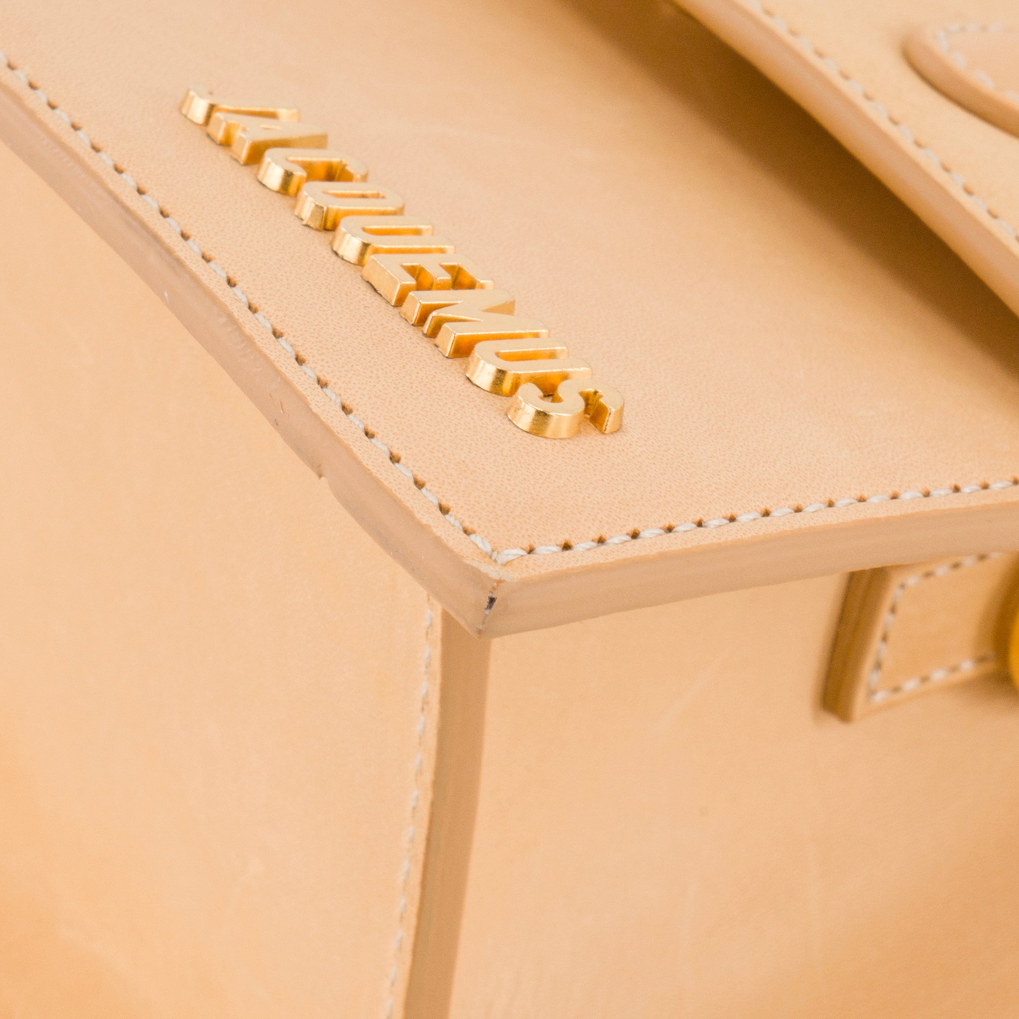 JACQUEMUS - Sac à bandoulière Le Chiquito Moyen Jacquemus en cuir lisse jaune