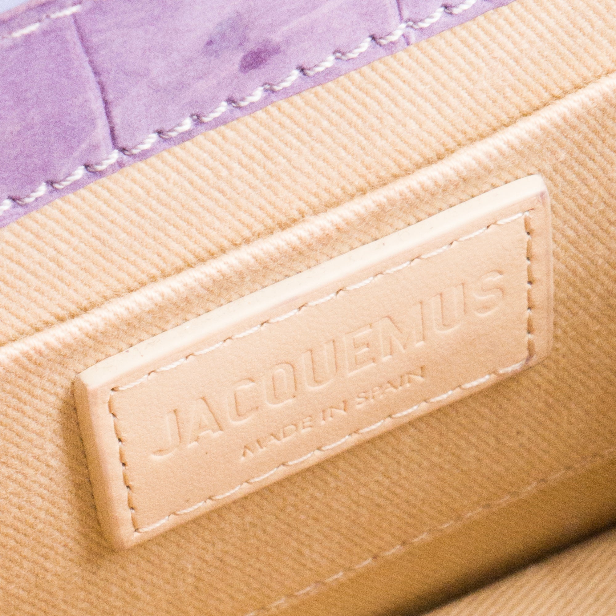 JACQUEMUS - Sac à bandoulière Chiquito Moyen Jacquemus en cuir embossé violet