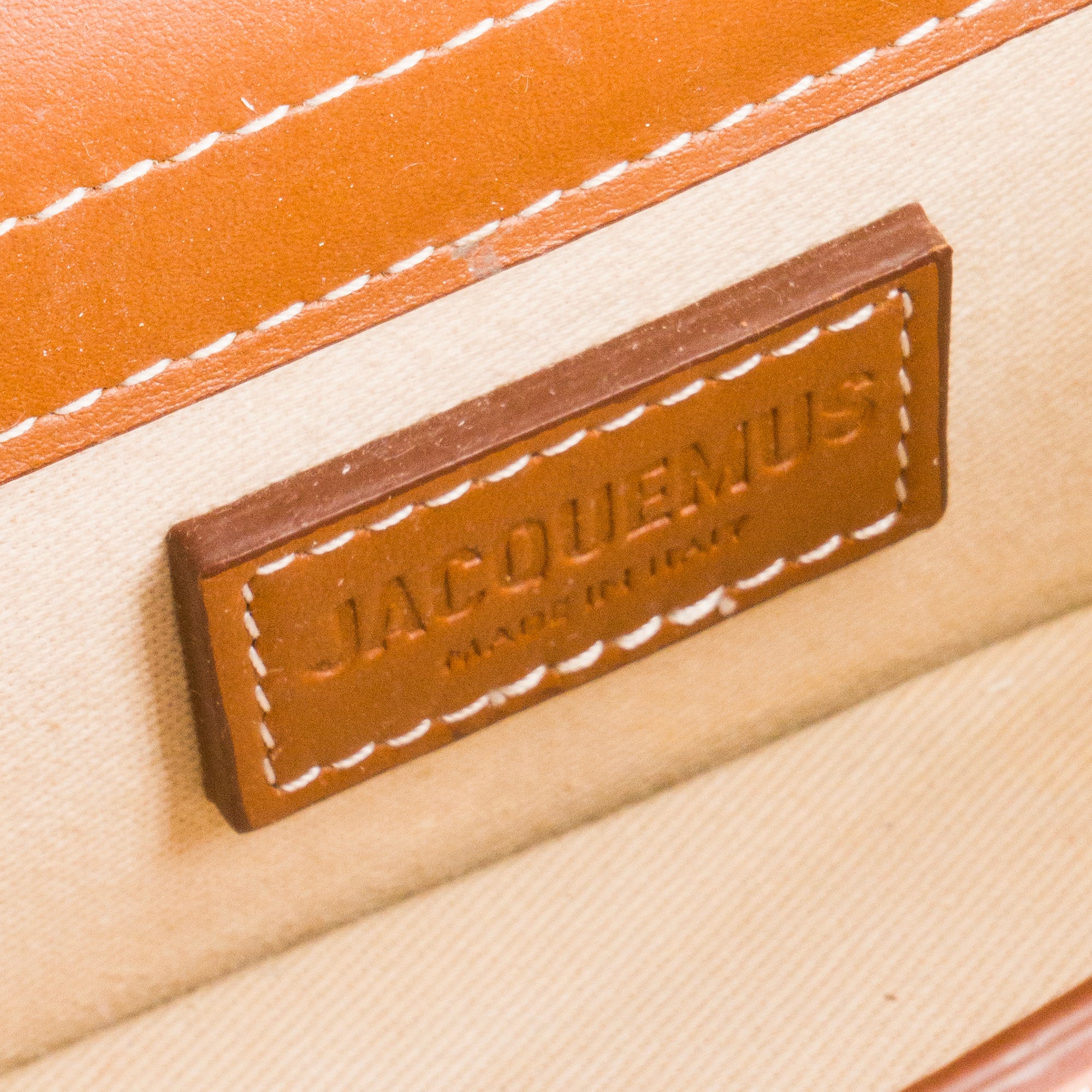 JACQUEMUS - Sac à bandoulière Le Bambino Jacquemus en cuir lisse marron