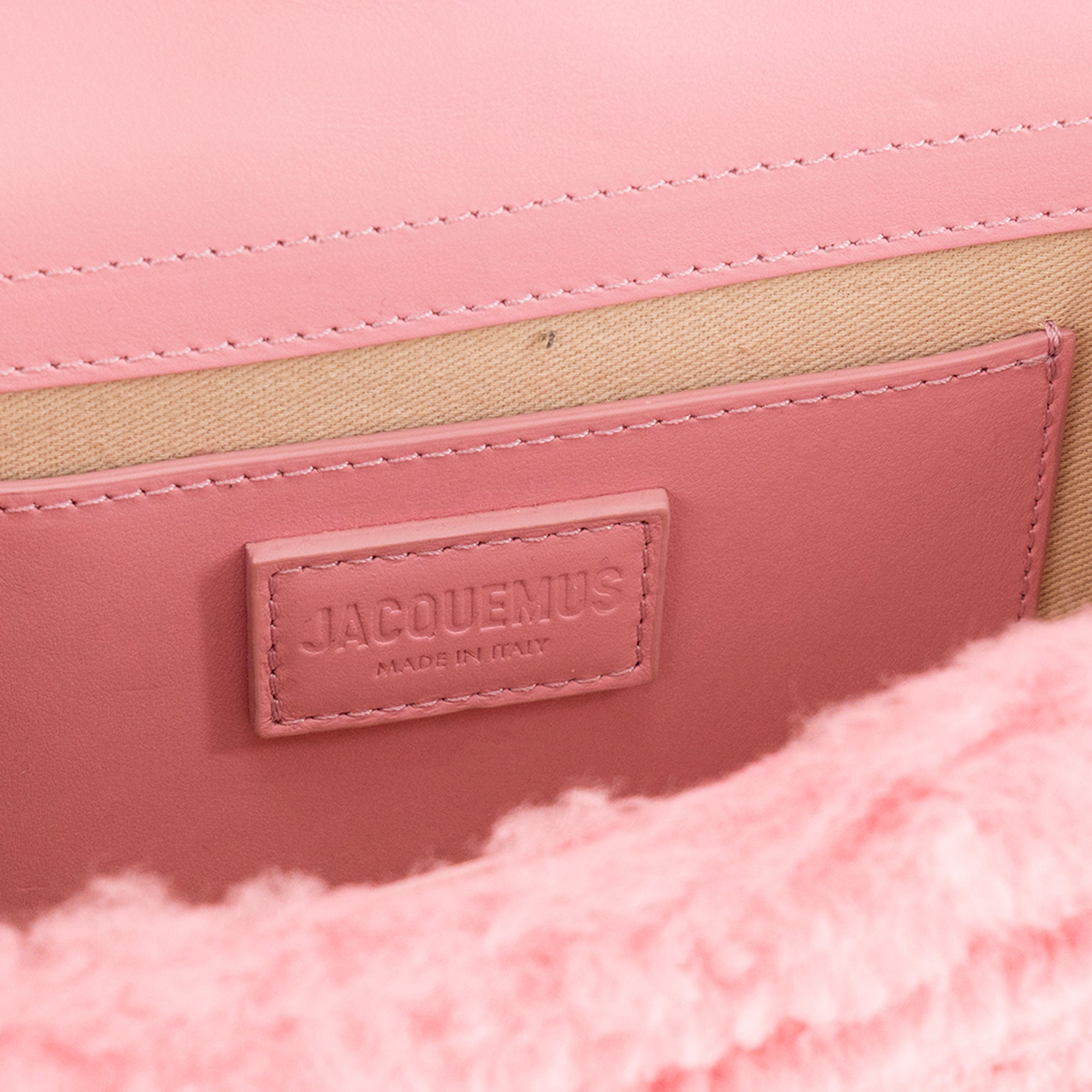 JACQUEMUS - Sac à bandoulière Le Bambino Jacquemus en fourrure et cuir rose