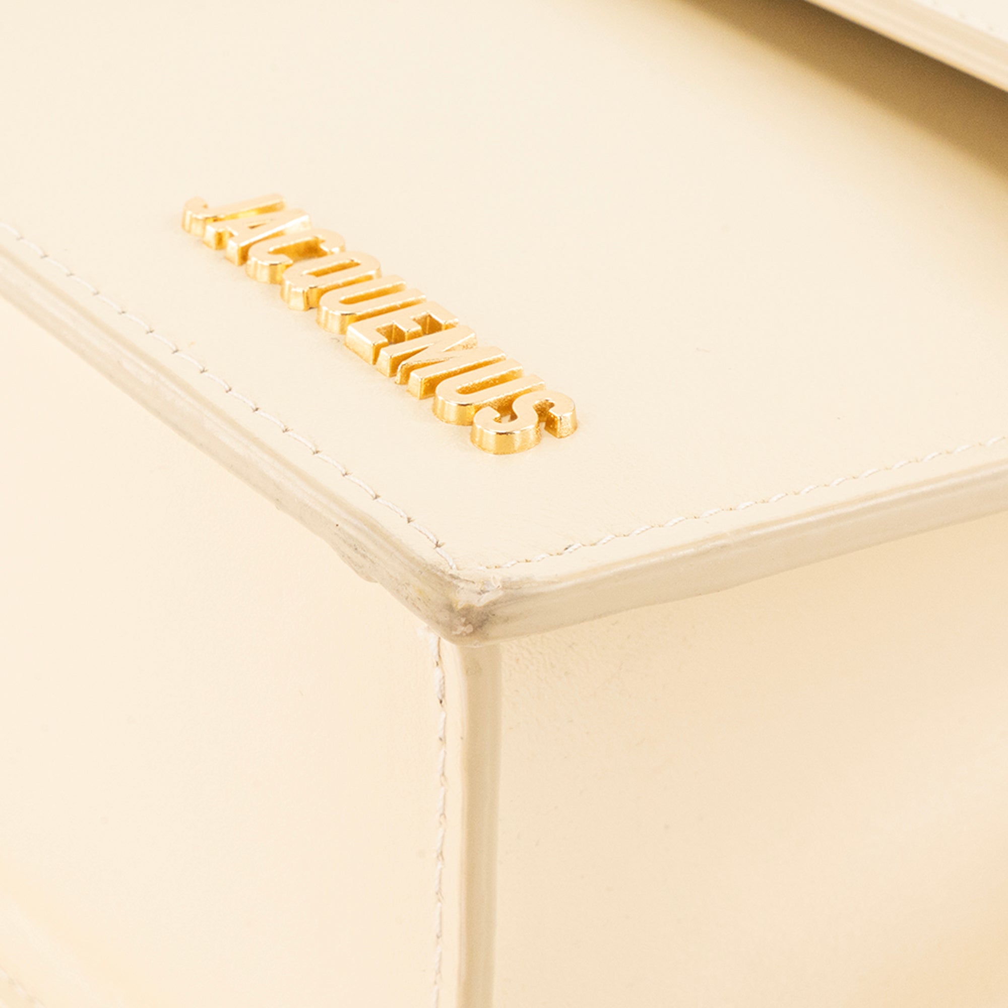 JACQUEMUS - Sac à bandoulière Le Bambinou Jacquemus en cuir lisse jaune