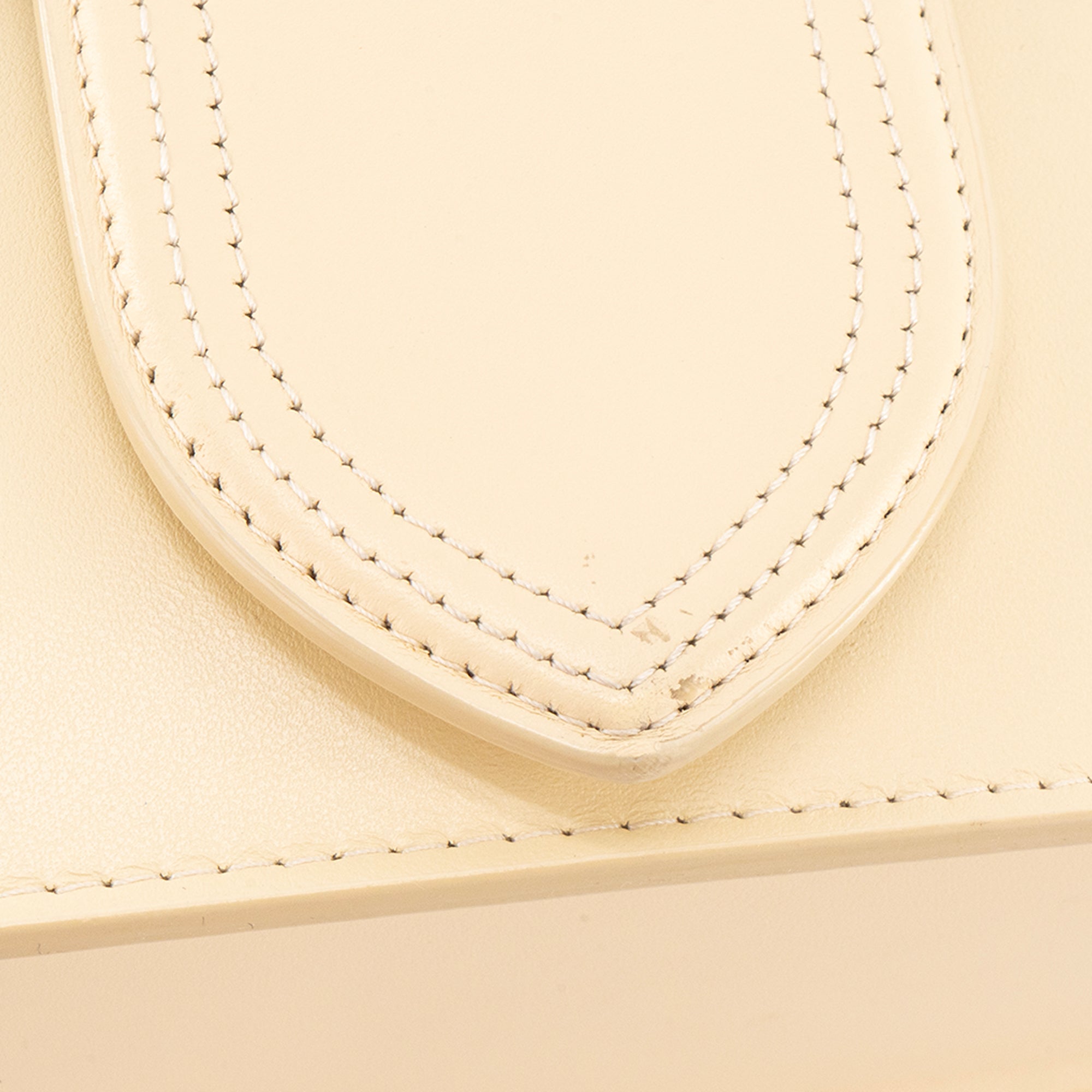 JACQUEMUS - Sac à bandoulière Le Bambinou Jacquemus en cuir lisse jaune