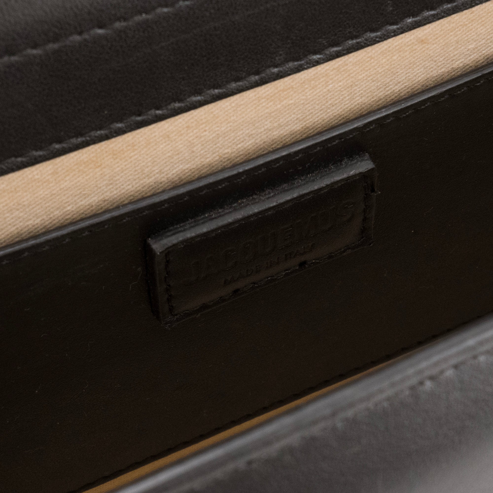 JACQUEMUS - Sac à bandoulière Le Bambinou Jacquemus en cuir noir