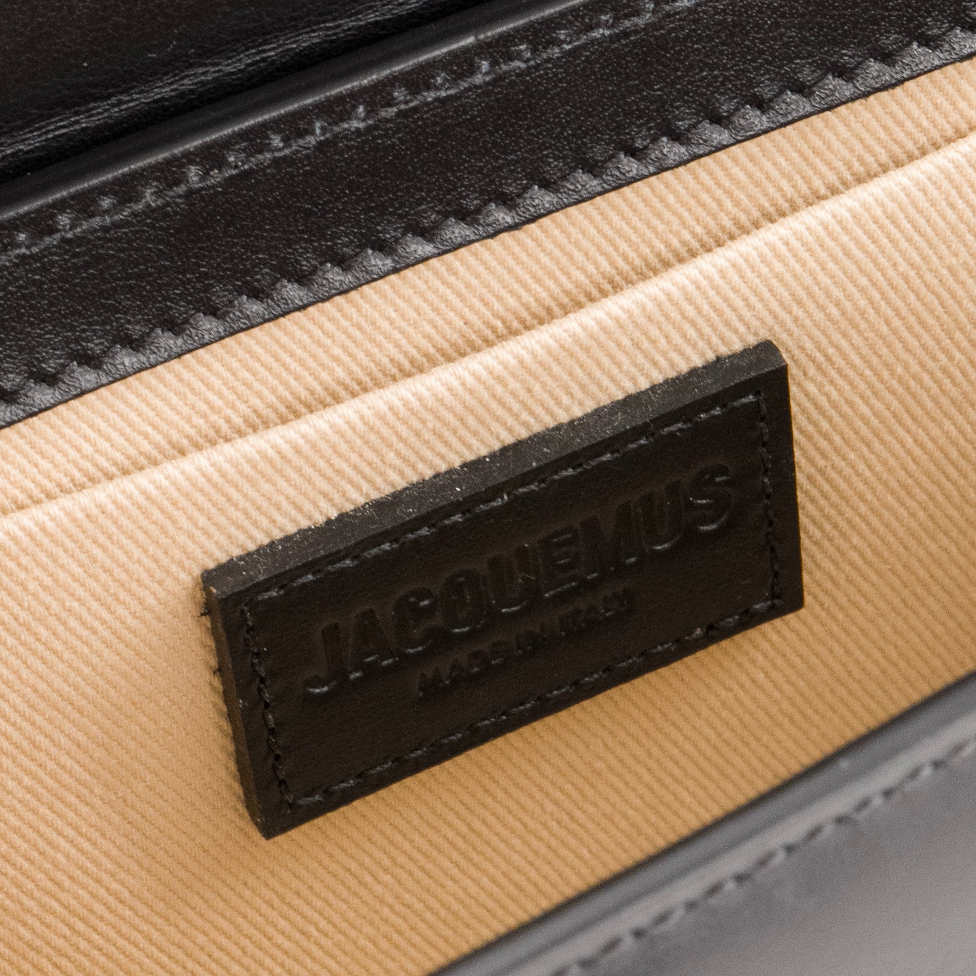 JACQUEMUS - Sac à bandoulière Le Chiquito Long Jacquemus en cuir noir