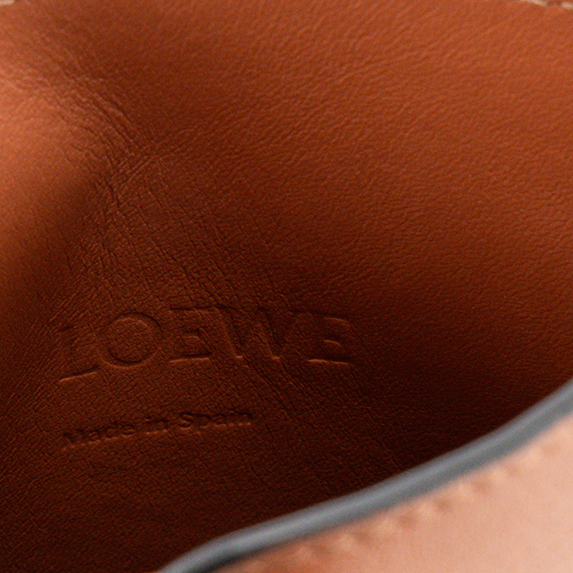 LOEWE - Sac à bandoulière Dice Pocket Loewe en cuir lisse marron