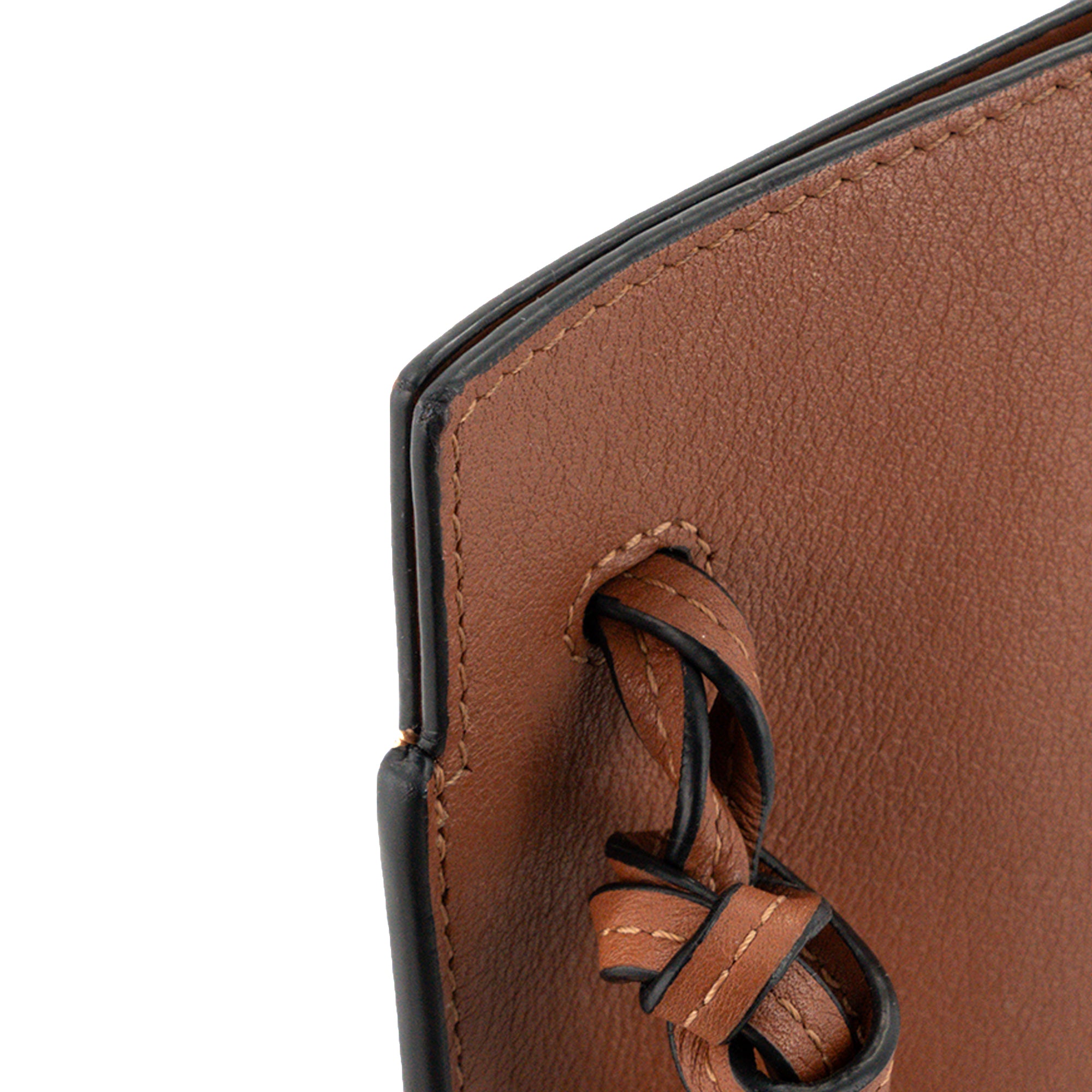 LOEWE - Sac à bandoulière Dice Pocket Loewe en cuir lisse marron