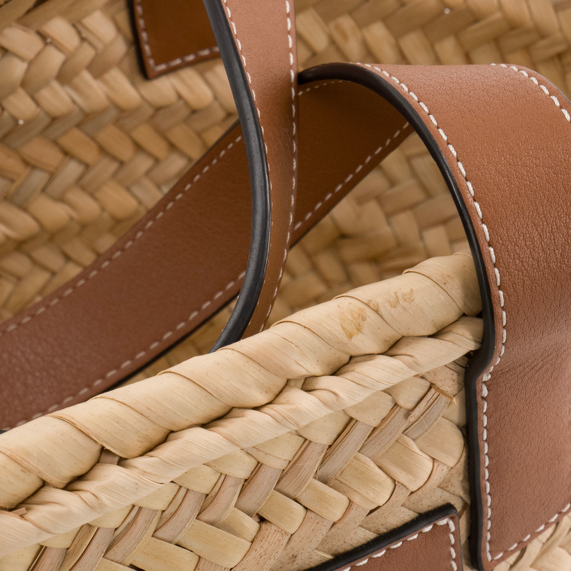 LOEWE - Sac cabas Panier PM Loewe en fibres de palmiers et cuir marron