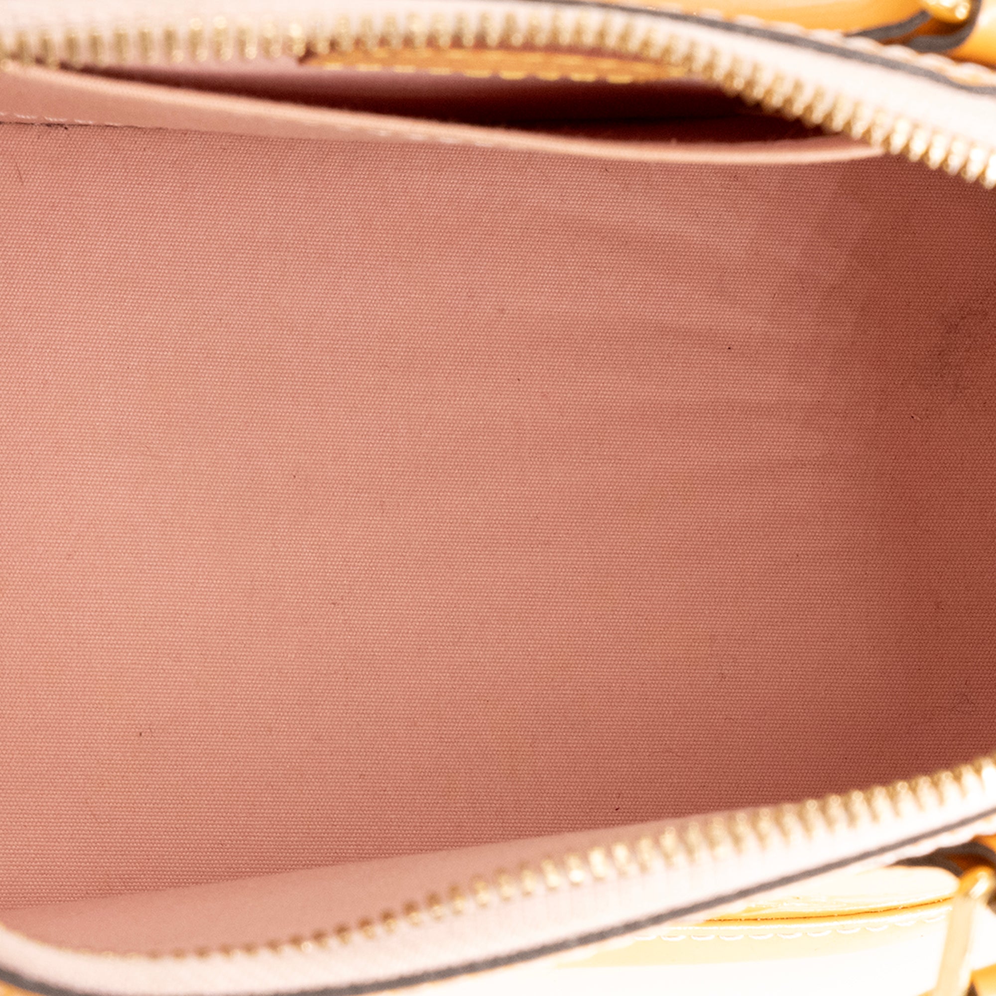 LOUIS VUITTON - Sac à bandoulière Alma BB Louis Vuitton en cuir verni jaune