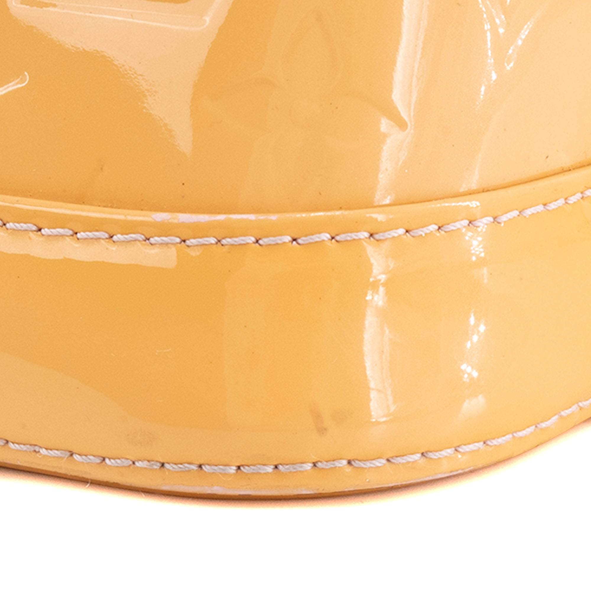 LOUIS VUITTON - Sac à bandoulière Alma BB Louis Vuitton en cuir verni jaune