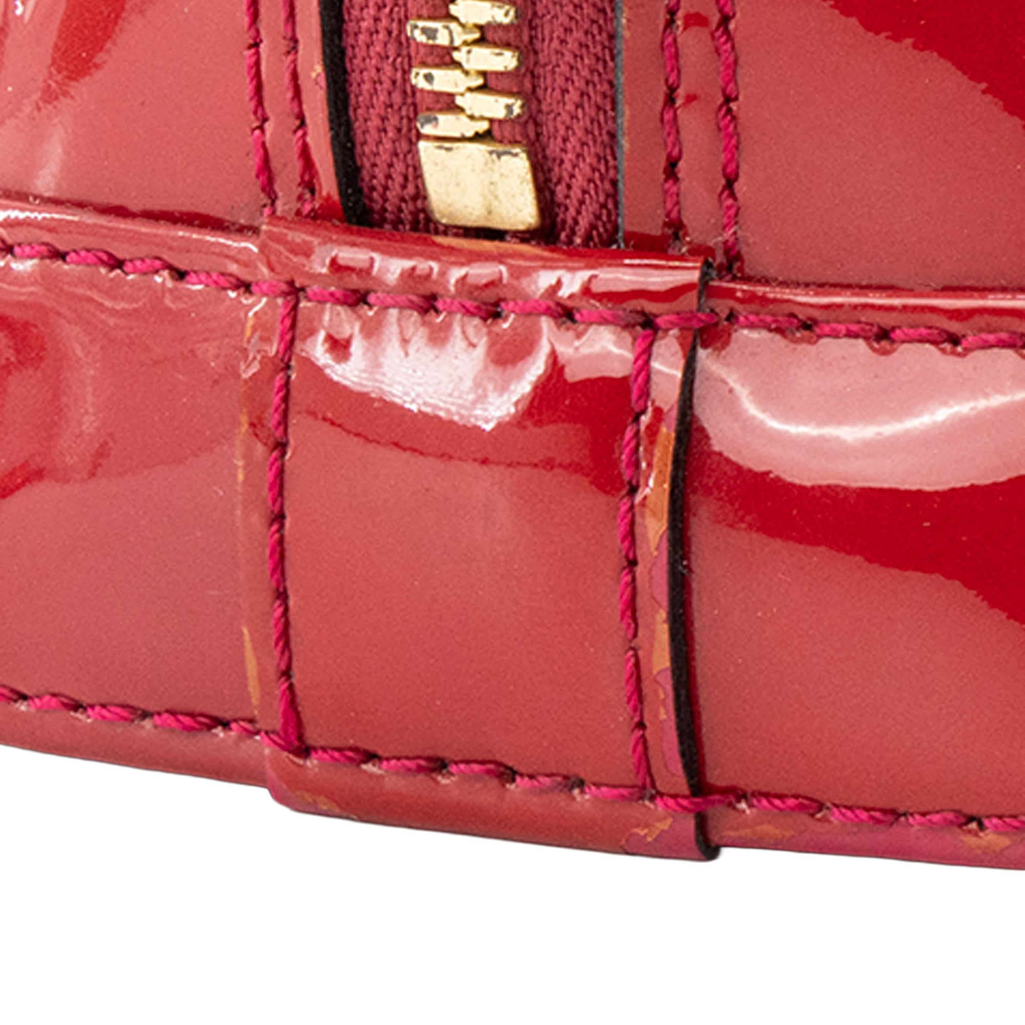 LOUIS VUITTON - Sac à bandoulière Alma BB Louis Vuitton en cuir verni rouge