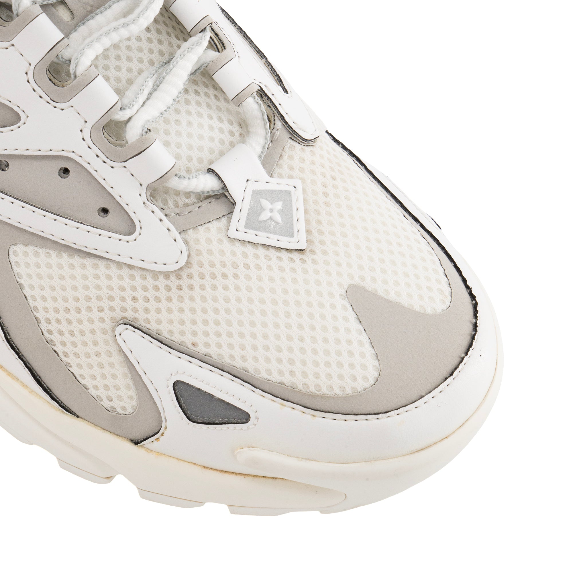 LOUIS VUITTON - Sneakers Runner Tatic Louis Vuitton en cuir et toile grise et blanche (T41)