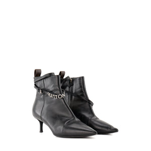 LOUIS VUITTON - Louis Vuitton black smooth leather heeled ankle boots (Size 38)