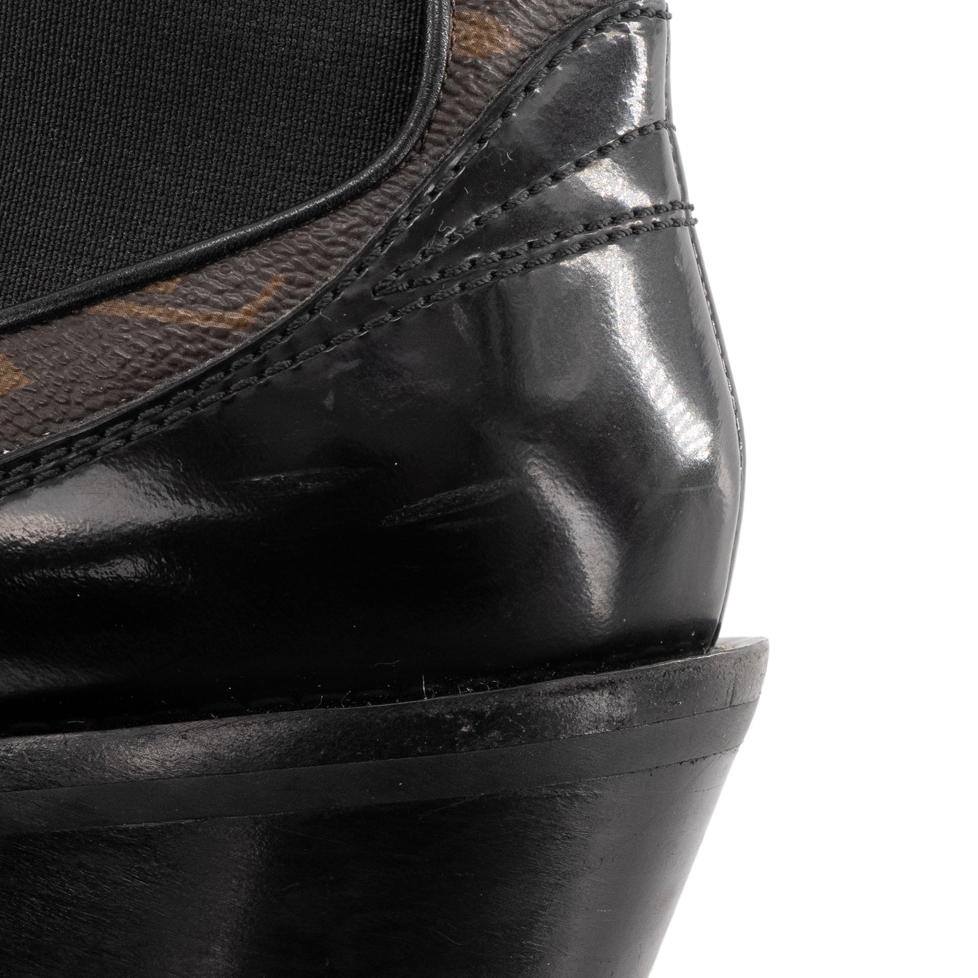 LOUIS VUITTON - Bottines Louis Vuitton en toile enduite et cuir verni noir (T39)