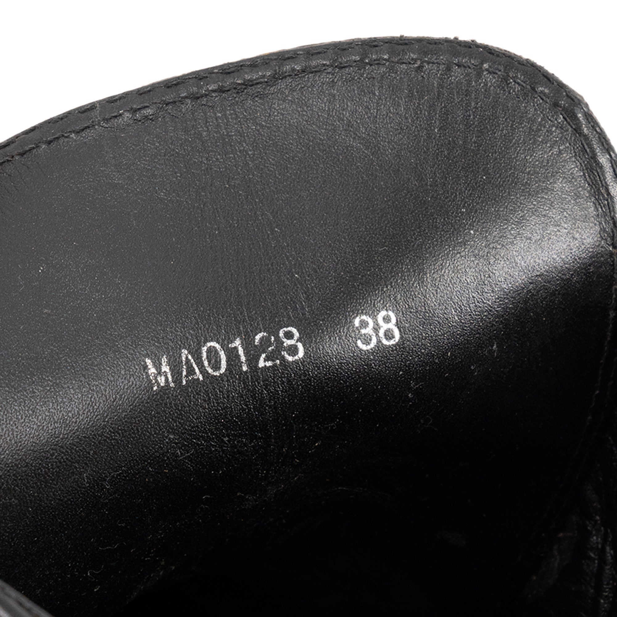 LOUIS VUITTON - Bottines Lauréate Louis Vuitton en toile monogrammée et cuir noir (T38)