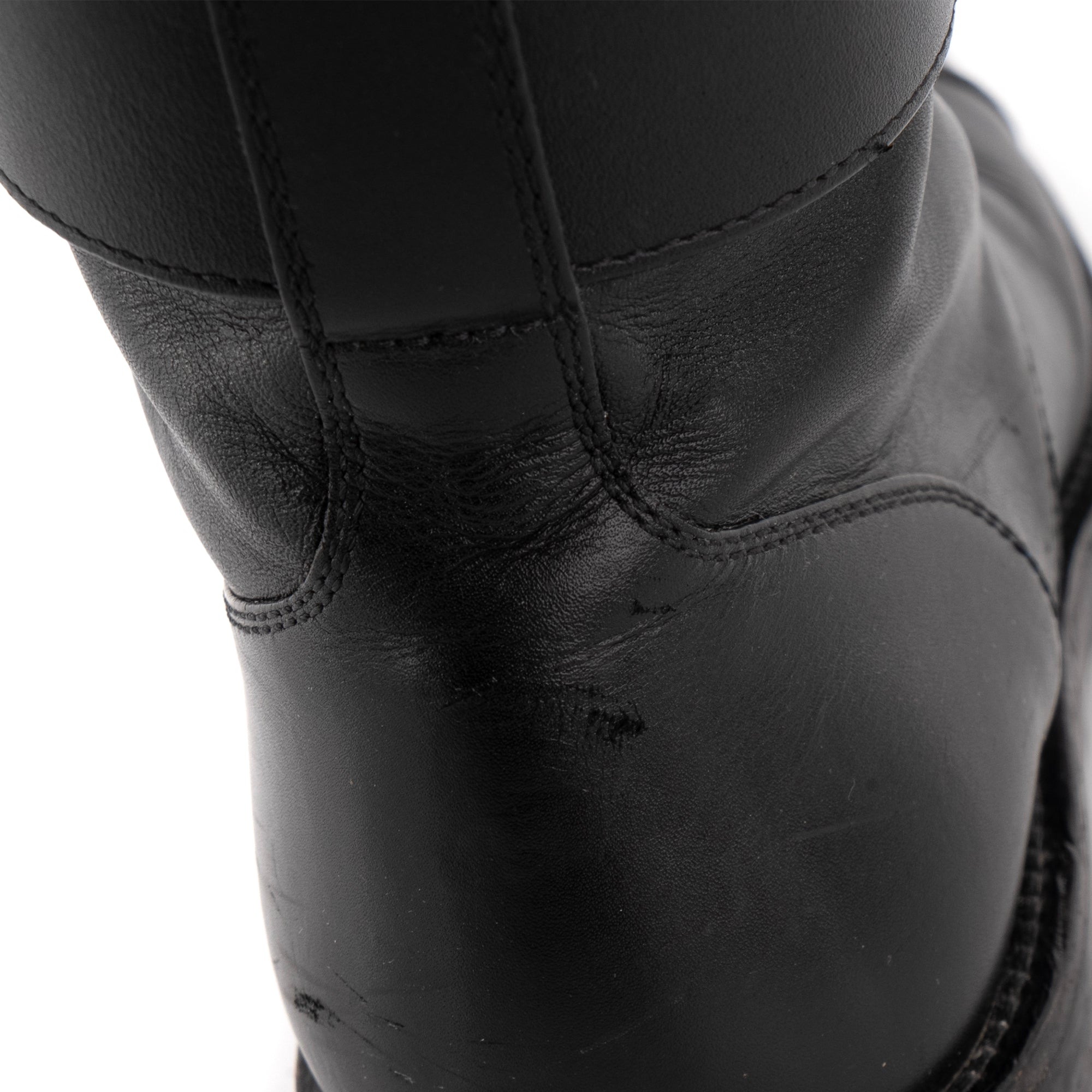 LOUIS VUITTON - Bottines Wonderland Flat Ranger Louis Vuitton en cuir noir (T39)