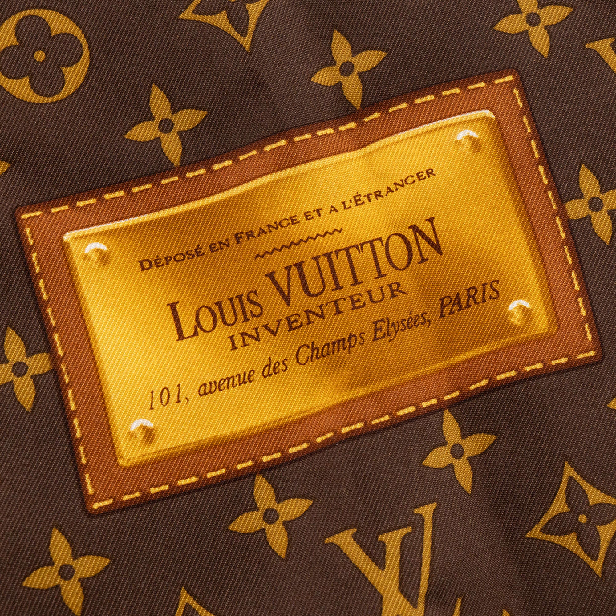 LOUIS  VUITTON - Carré 55 Monogram Louis Vuitton en soie marron
