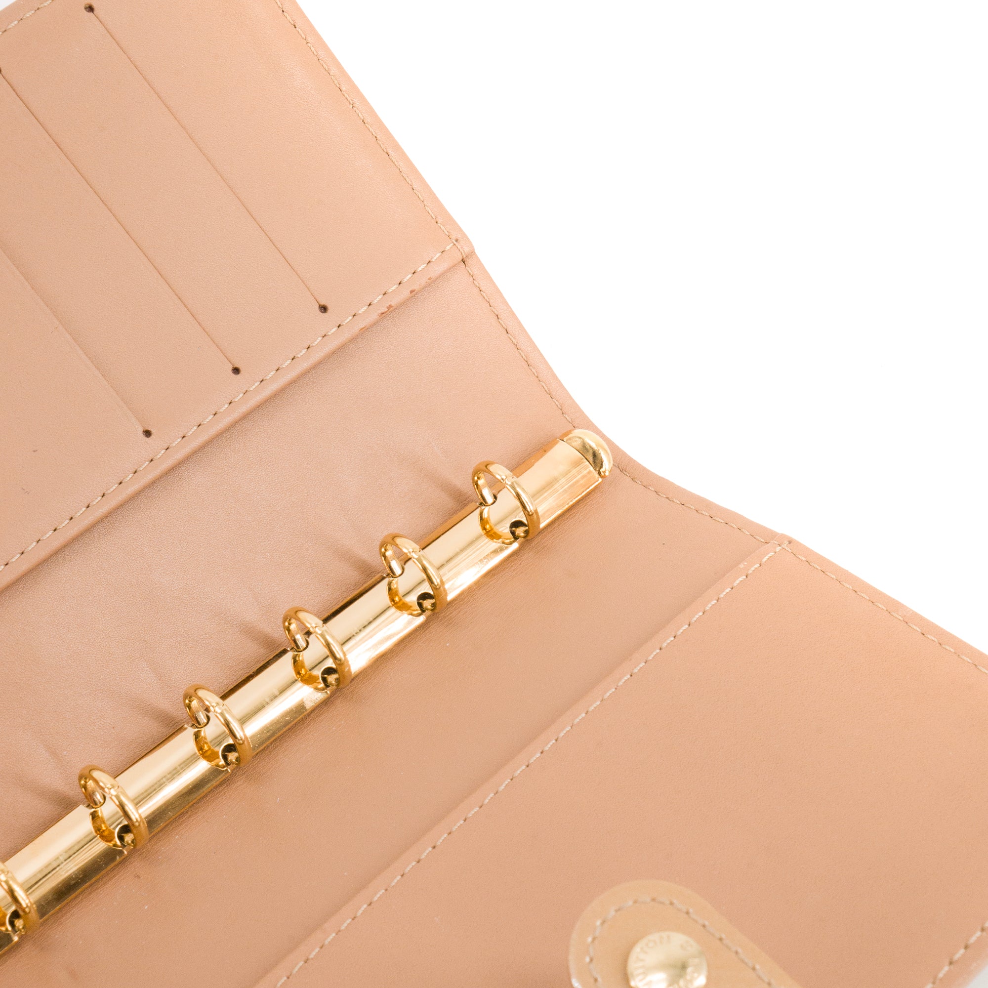 LOUIS VUITTON - Couverture Agenda Louis Vuitton en cuir verni empreinte doré vintage