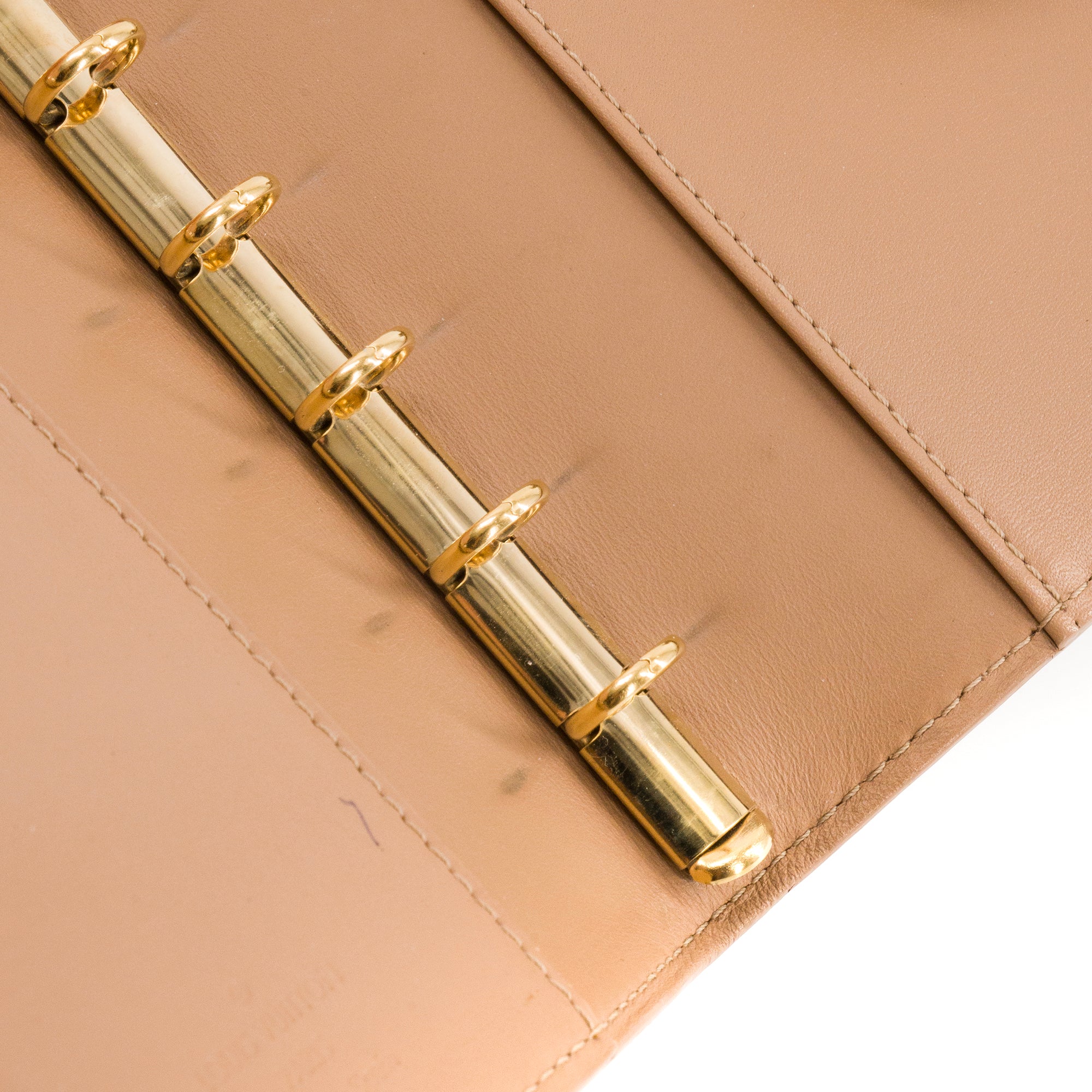 LOUIS VUITTON - Couverture agenda PM Louis Vuitton en cuir empreinte verni beige vintage