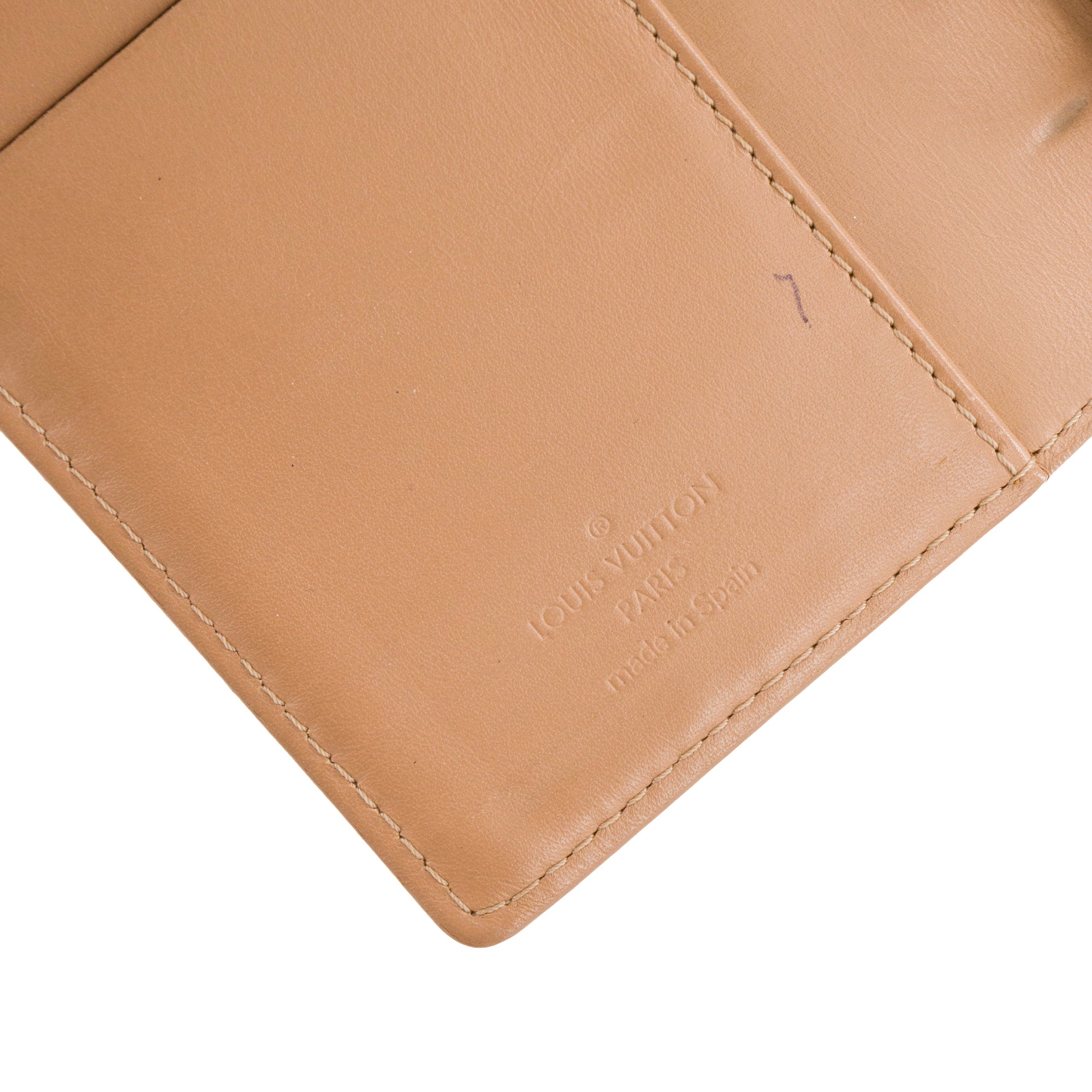 LOUIS VUITTON - Couverture agenda PM Louis Vuitton en cuir empreinte verni beige vintage