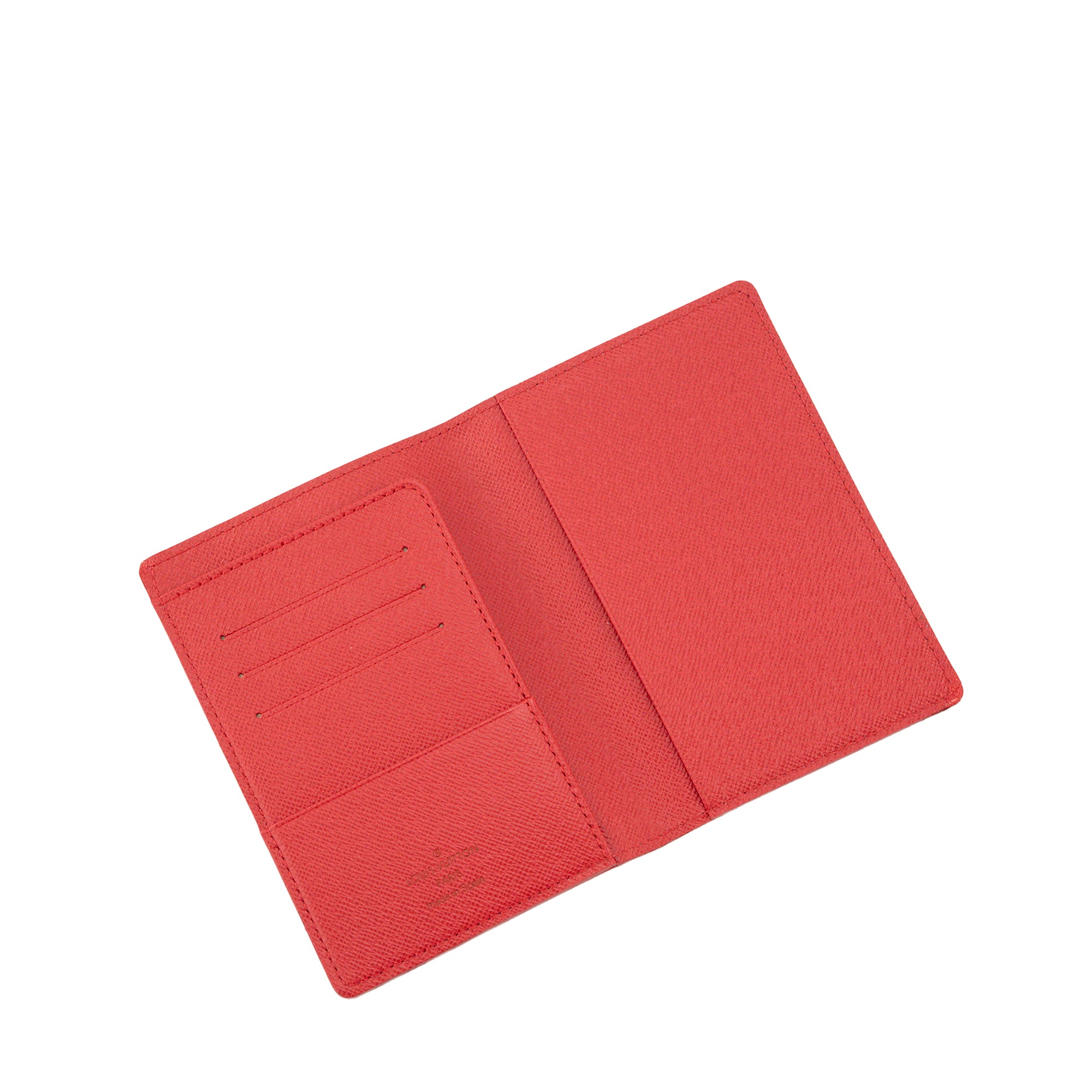 LOUIS VUITTON - Couverture Passeport Louis Vuitton en cuir lisse rouge