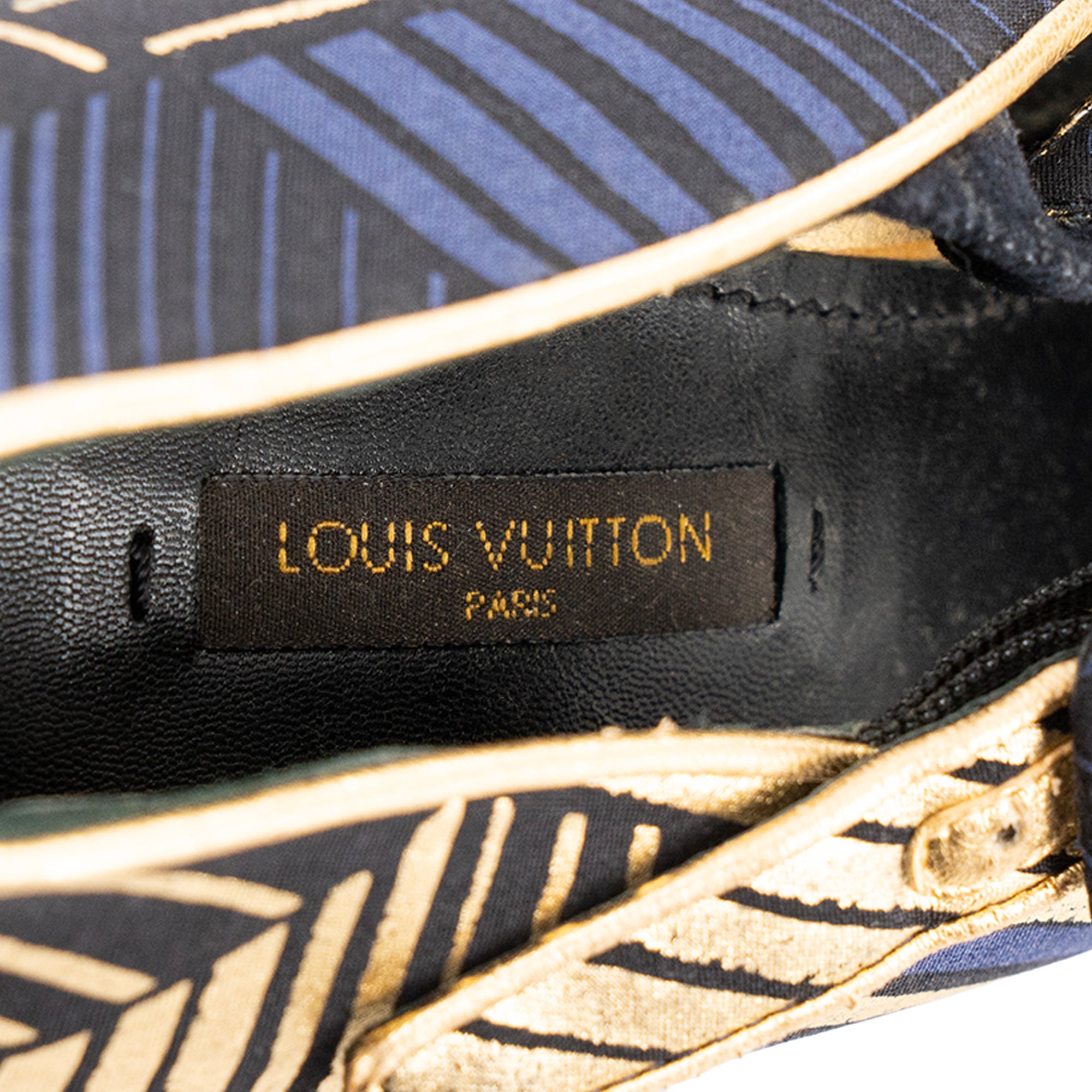 LOUIS VUITTON - Escarpins compensés Louis Vuitton en toile multicolore et strass (T39)