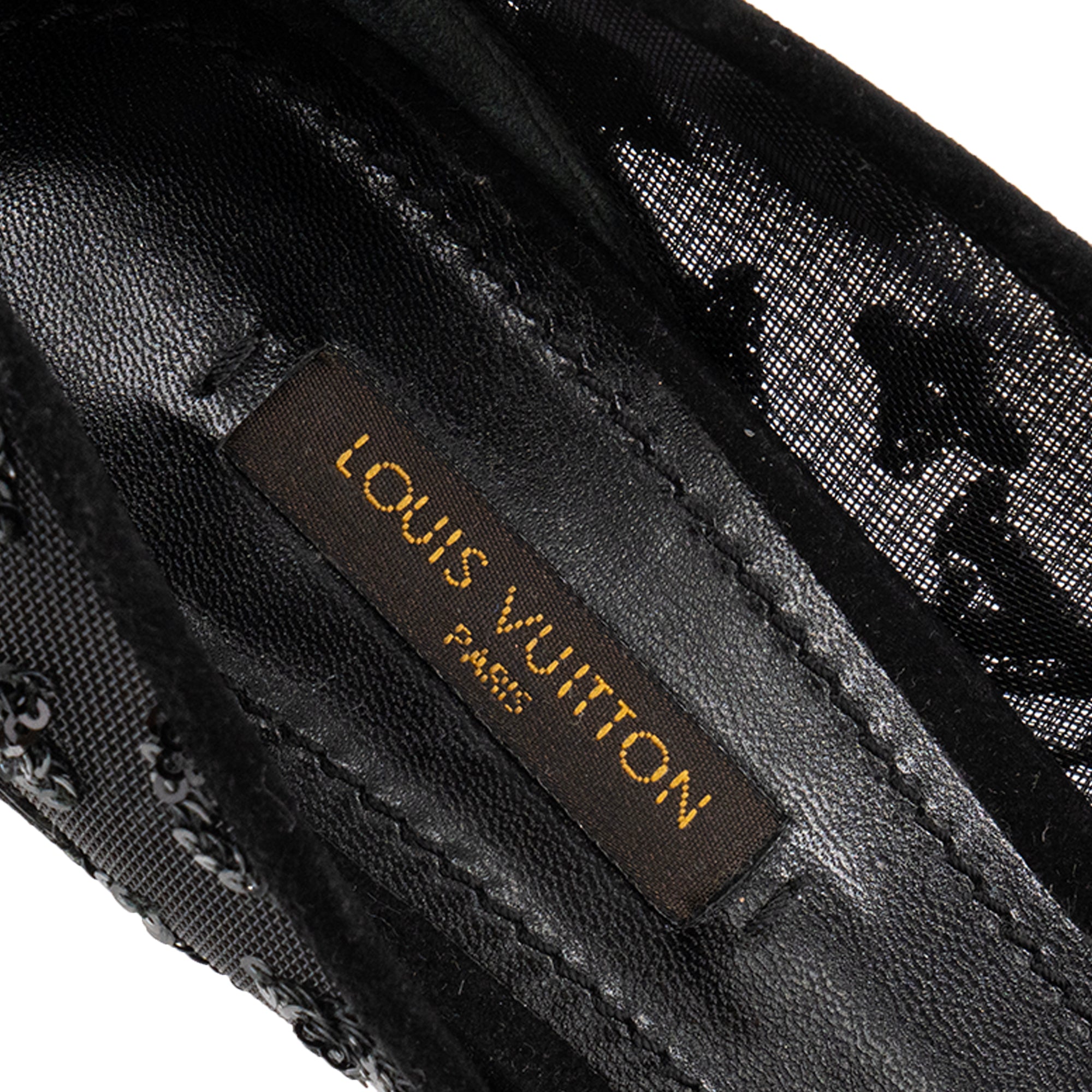 LOUIS VUITTON - Escarpins Louis Vuitton en broderie à sequins et daim noir (T40)