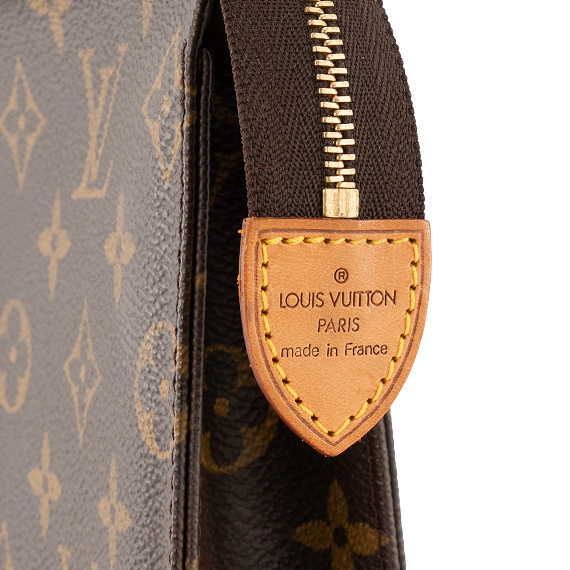 LOUIS VUITTON - Pochette 26 Louis Vuitton en toile enduite monogrammée