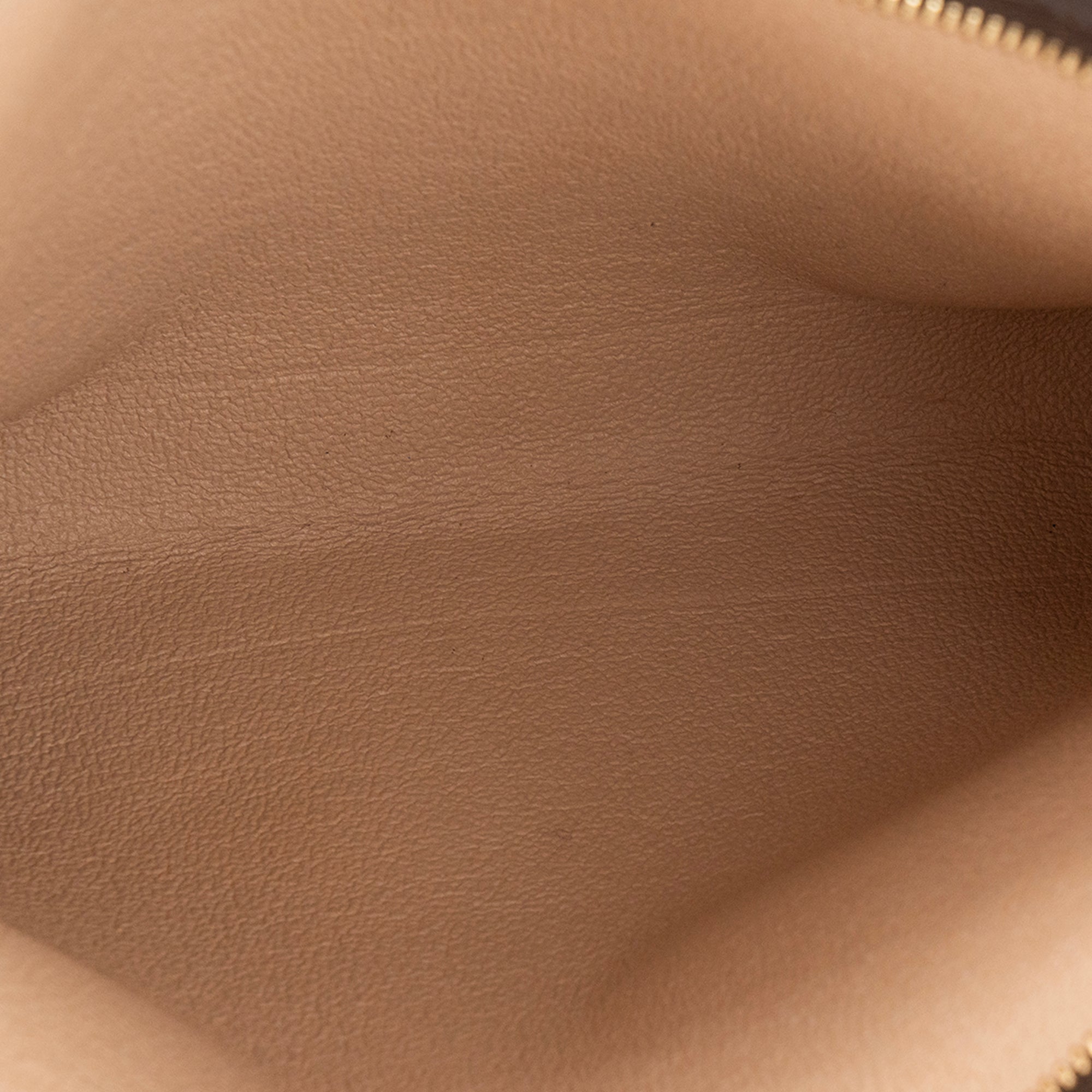 LOUIS VUITTON - Louis Vuitton 26 pouch in monogram coated canvas